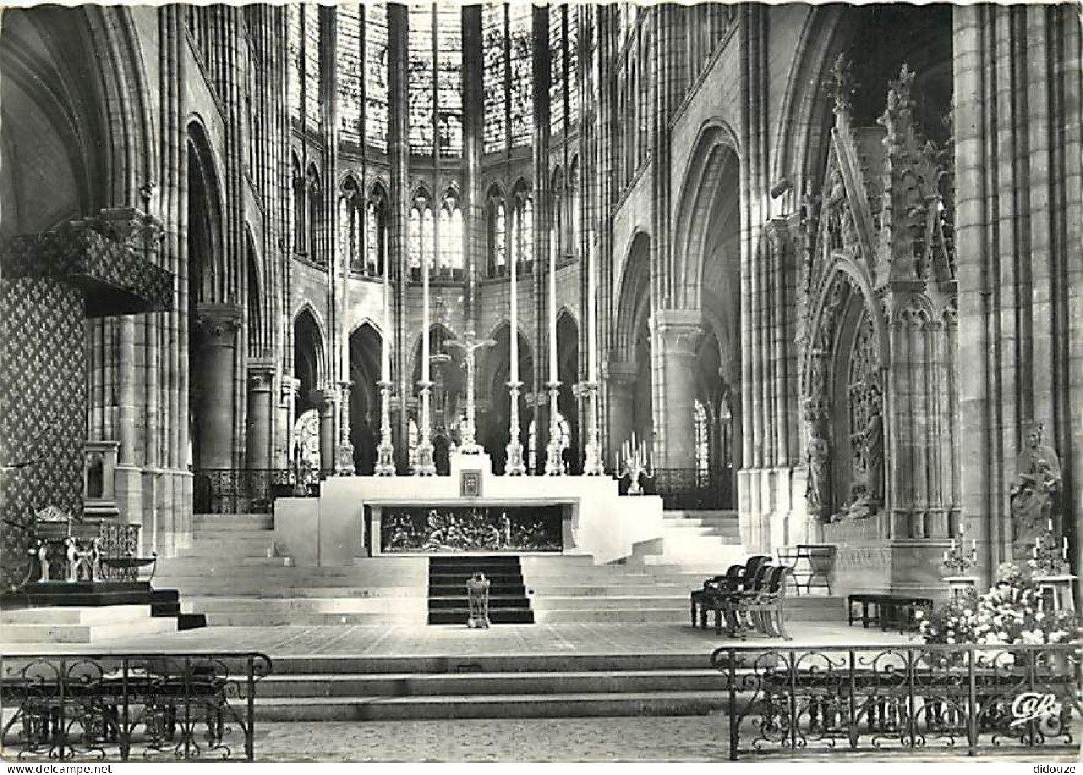Carte Postale - 93 - Saint Denis - Basilique Cathédrale de Saint-Denis - Le Chœur - Flamme Postale de Saint Denis - CPM