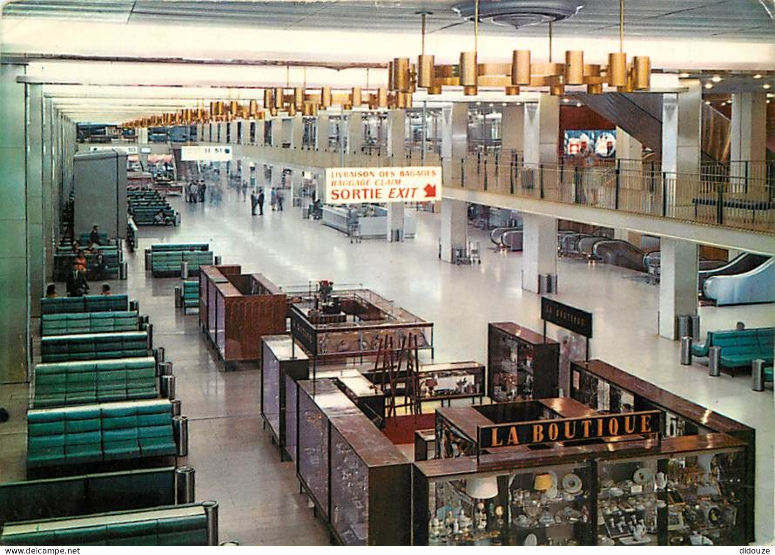 Carte Postale - 94 - Orly - Aéroport de Paris Orly - La Galerie Marchande - CPM - Etat pli visible - Voir Scans Recto-Ve