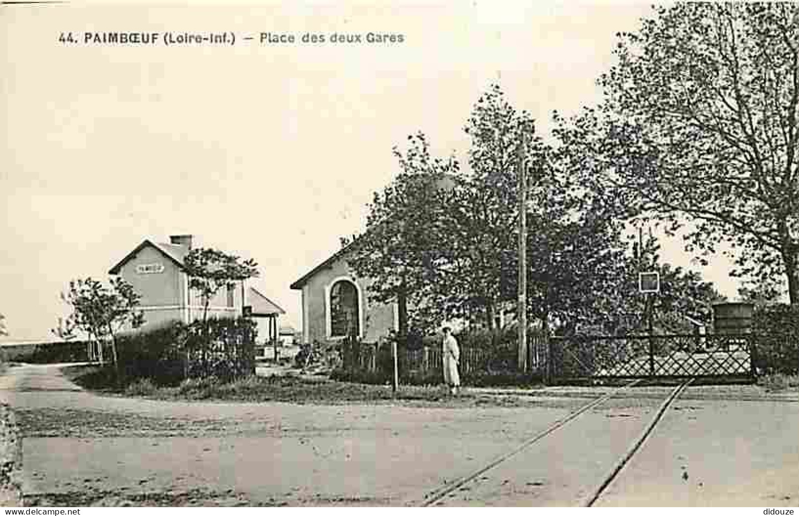 Carte Postale Ancienne - 44 - Paimboeuf - Place des deux Gares - Animée - CPA - Voir Scans Recto-Verso - Poscard - Carta