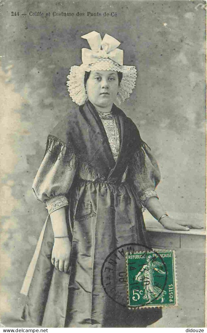 Carte Postale Ancienne - 49 - Les Ponts-de-Cé - Coiffe et costume des Ponts-de-Cé - Animée - Folklore Scènes et Types -