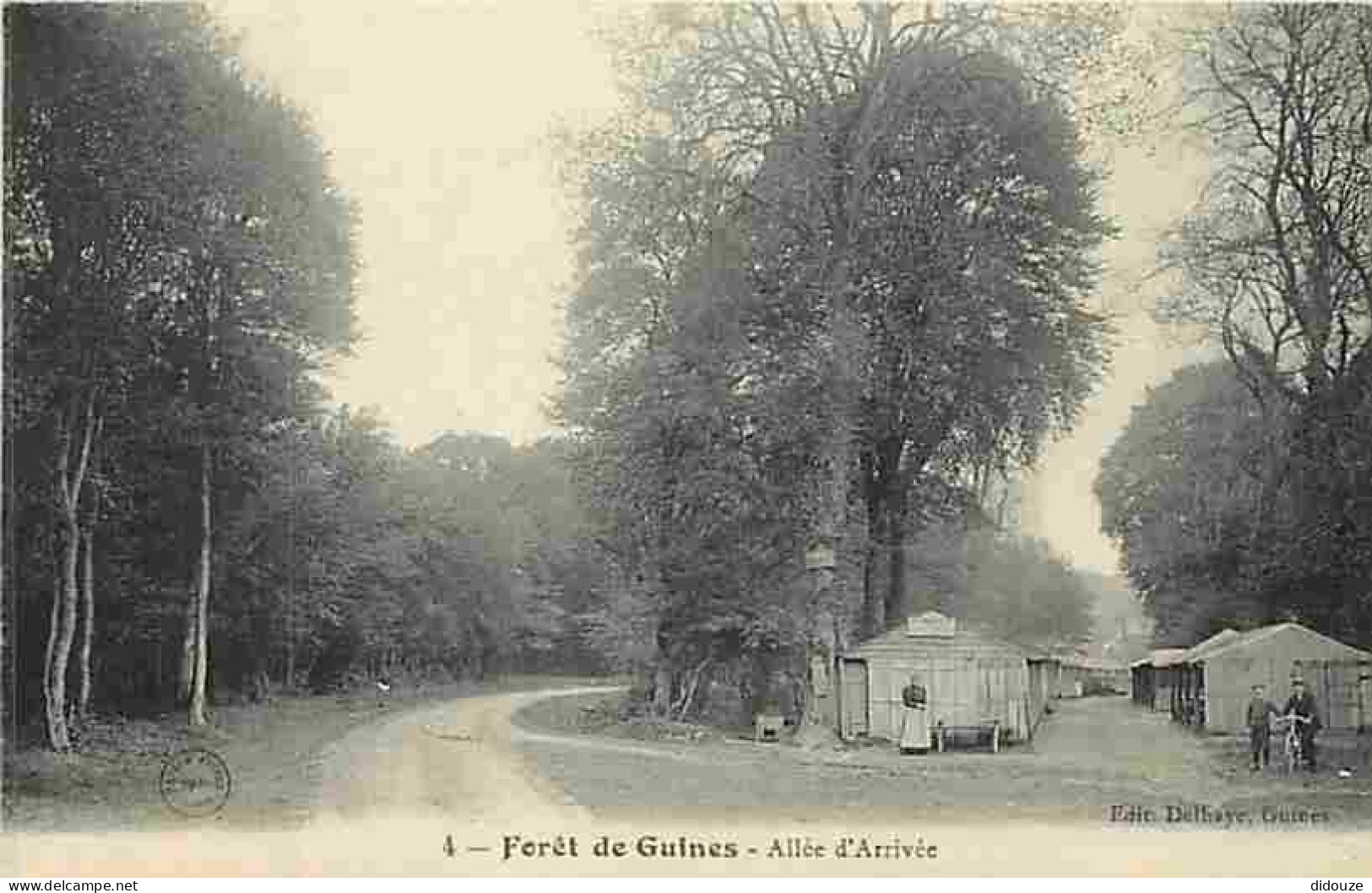 Carte Postale Ancienne - 62 - Guines - Foret de Guines - Allée d'Arrivée - Animée - Carte Vierge - CPA - Voir Scans Rect