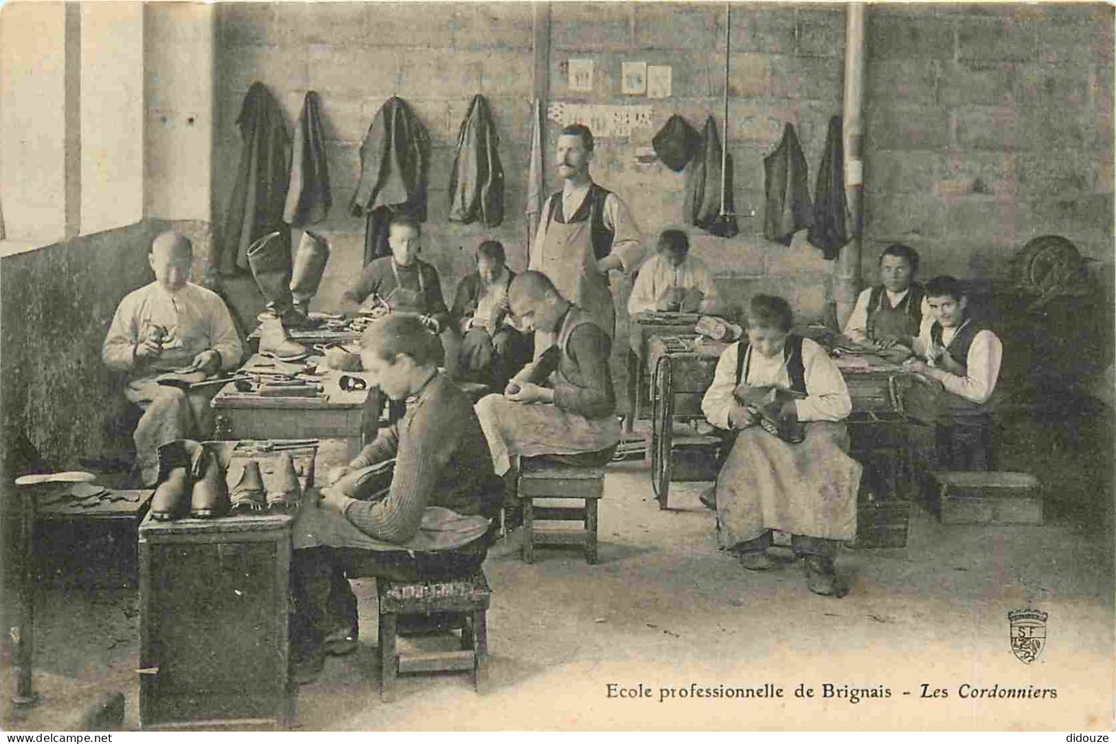 Carte Postale Ancienne - 69 - Brignais - Ecole professionnelle de brignais les cordonniers - Animée - Artisanat - CPA -