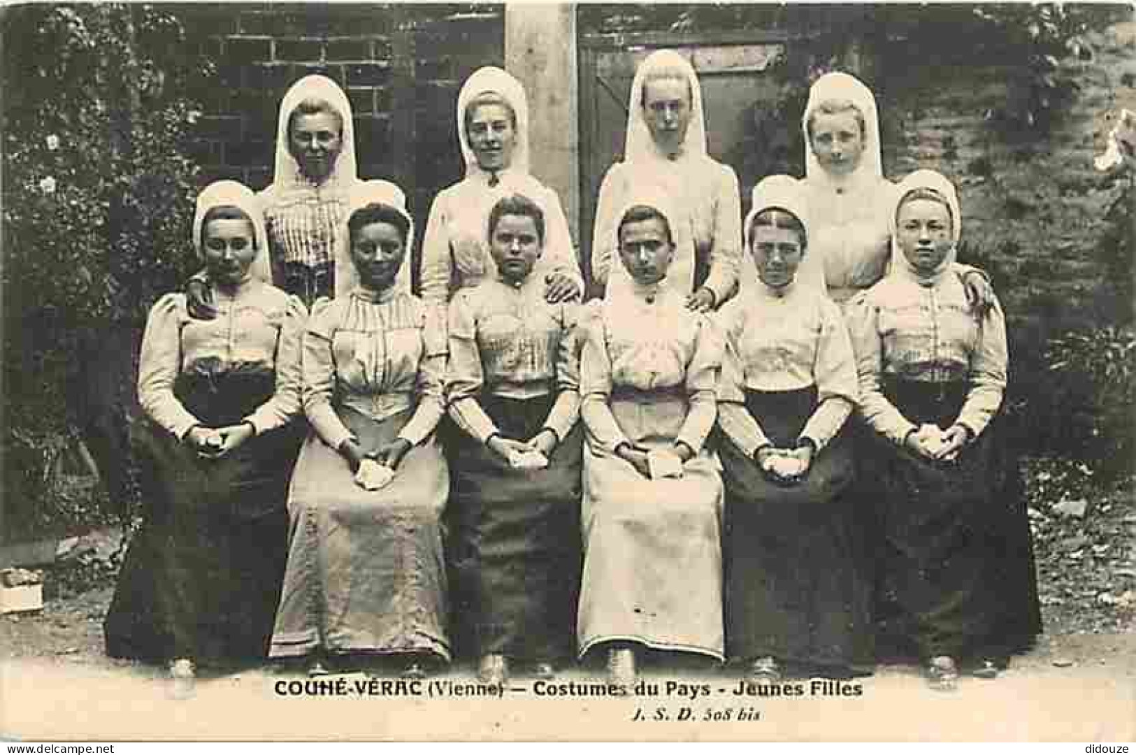 Carte Postale Ancienne - 86 - Couhé-Vérac - Costumes du Jeunes Filles - Animée - Folklore - Correspondance - Voyagée en