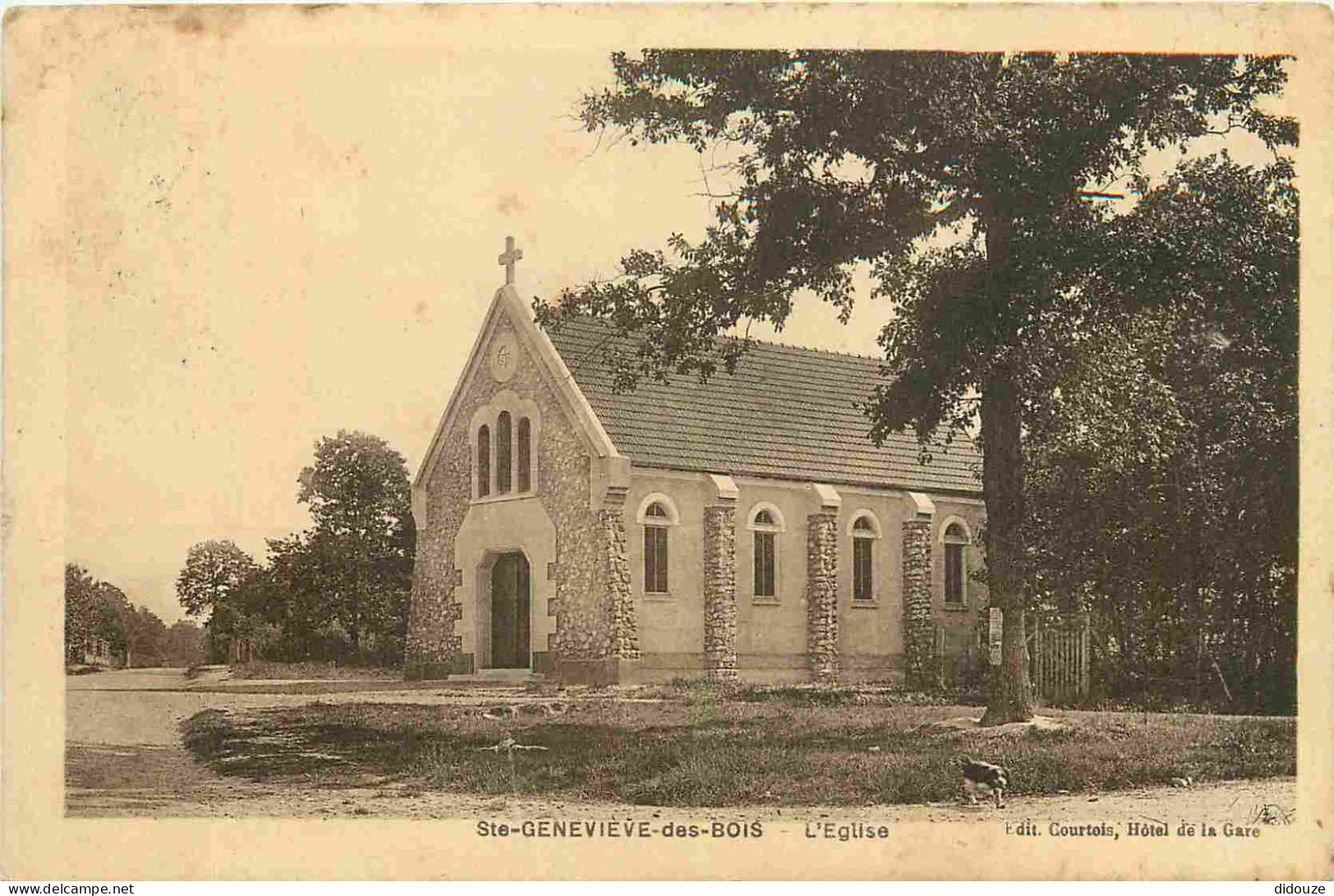 Carte Postale Ancienne - 91 - Sainte Genevieve des Bois - Eglise - CPA - Oblitération de 1933 - Voir Scans Recto-Verso -