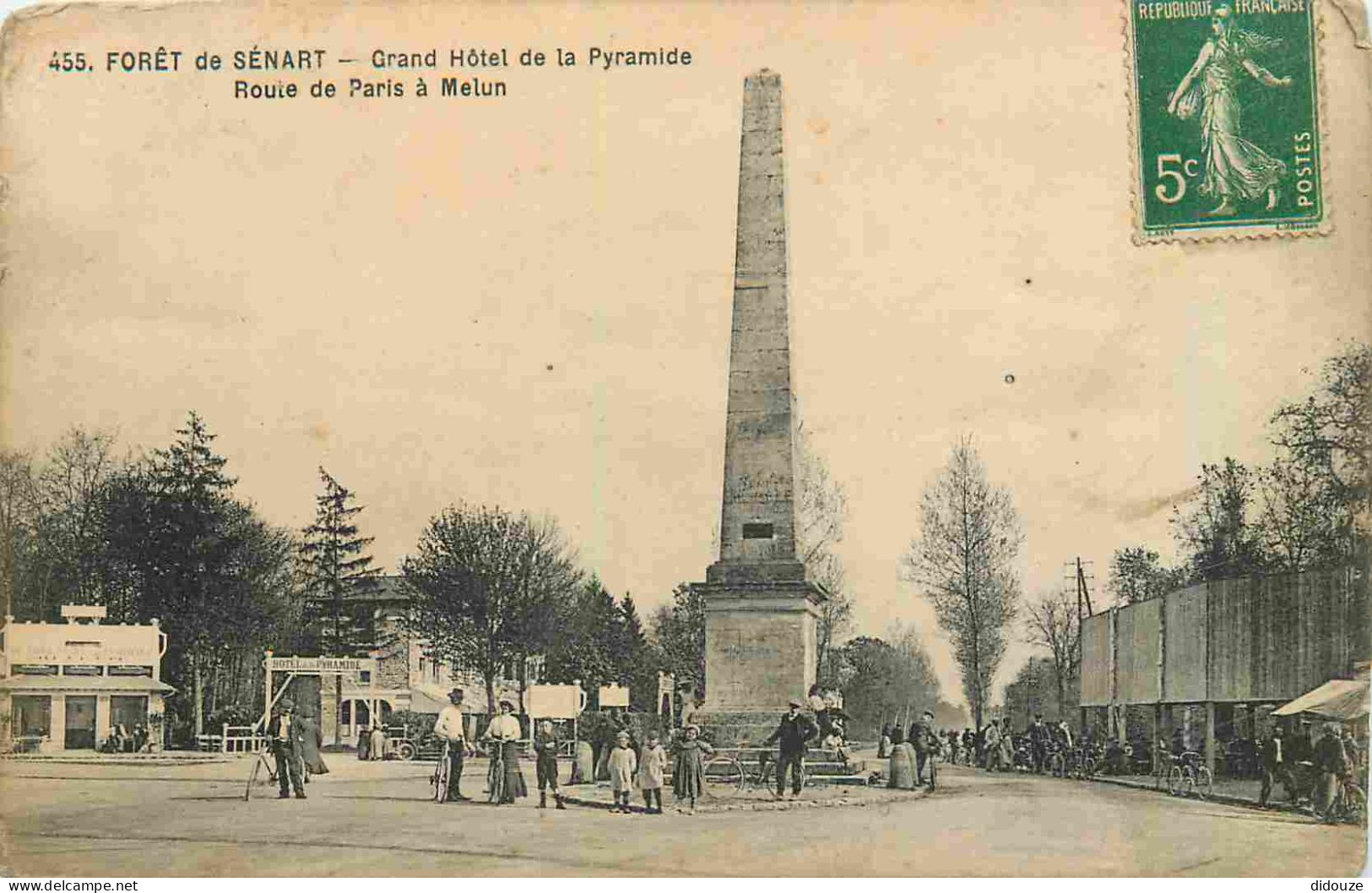 Carte Postale Ancienne - 91 - Sénart - Forêt de Sénart - Grand Hôtel de la Pyramide - Route de Paris à Melun - Animée -