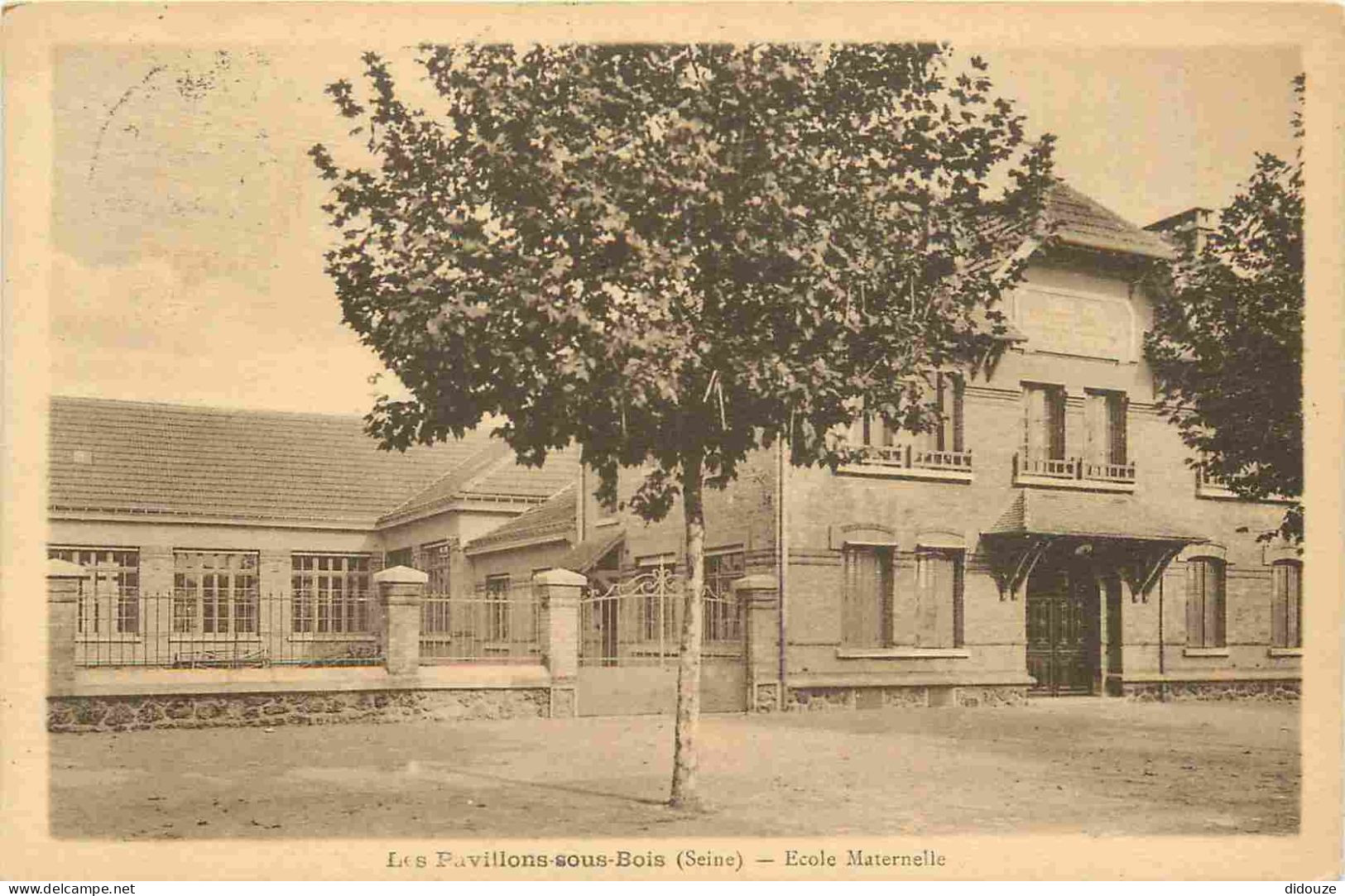 Carte Postale Ancienne - 93 - Les Pavillons sous Bois - Ecole Maternelle - CPA - Oblitération ronde de 1932 - Voir Scans