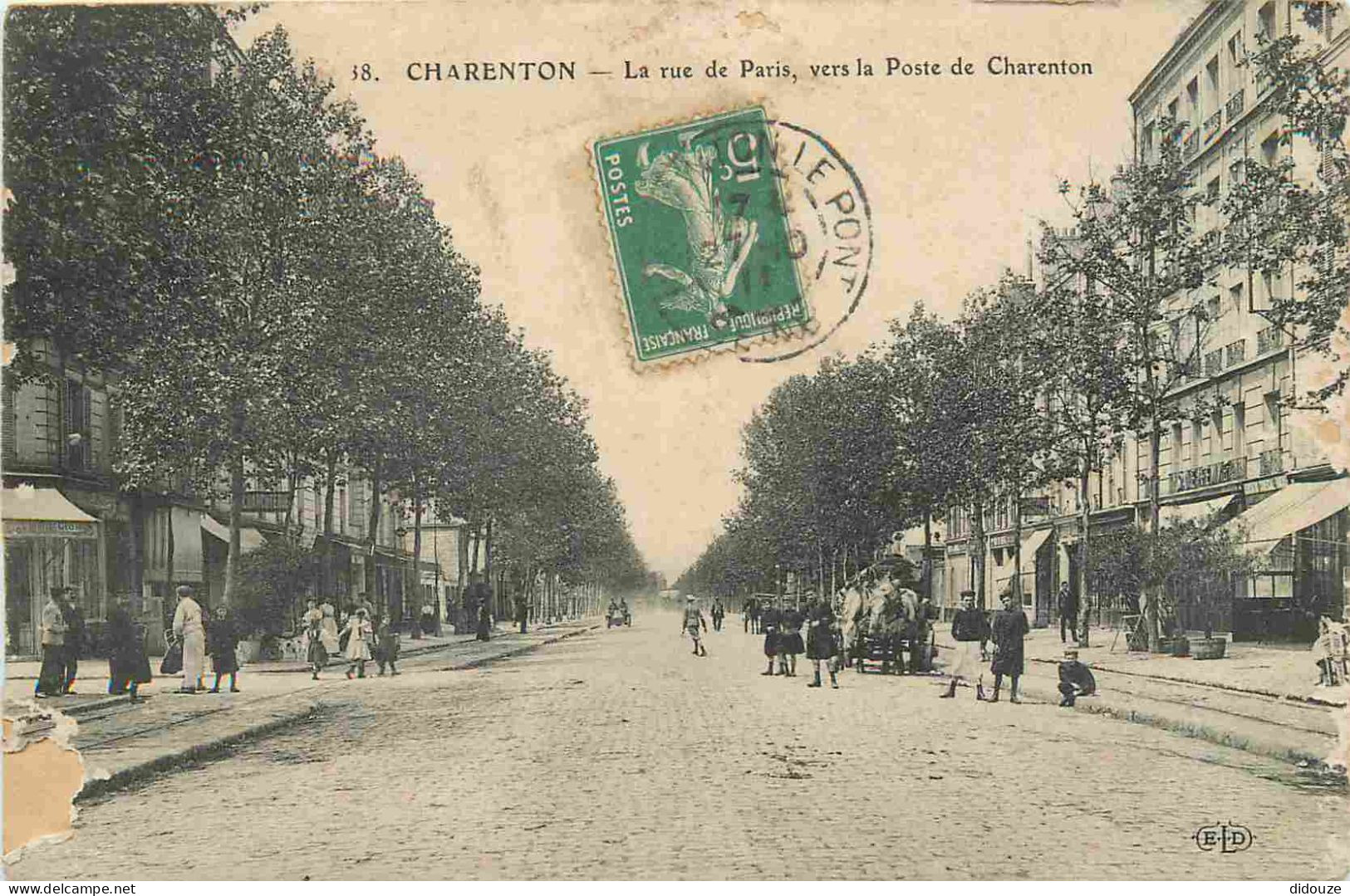 Carte Postale Ancienne - 94 - Charenton le Pont - La rue de Paris vers la Poste de Charenton - Animée - CPA - Oblitérati