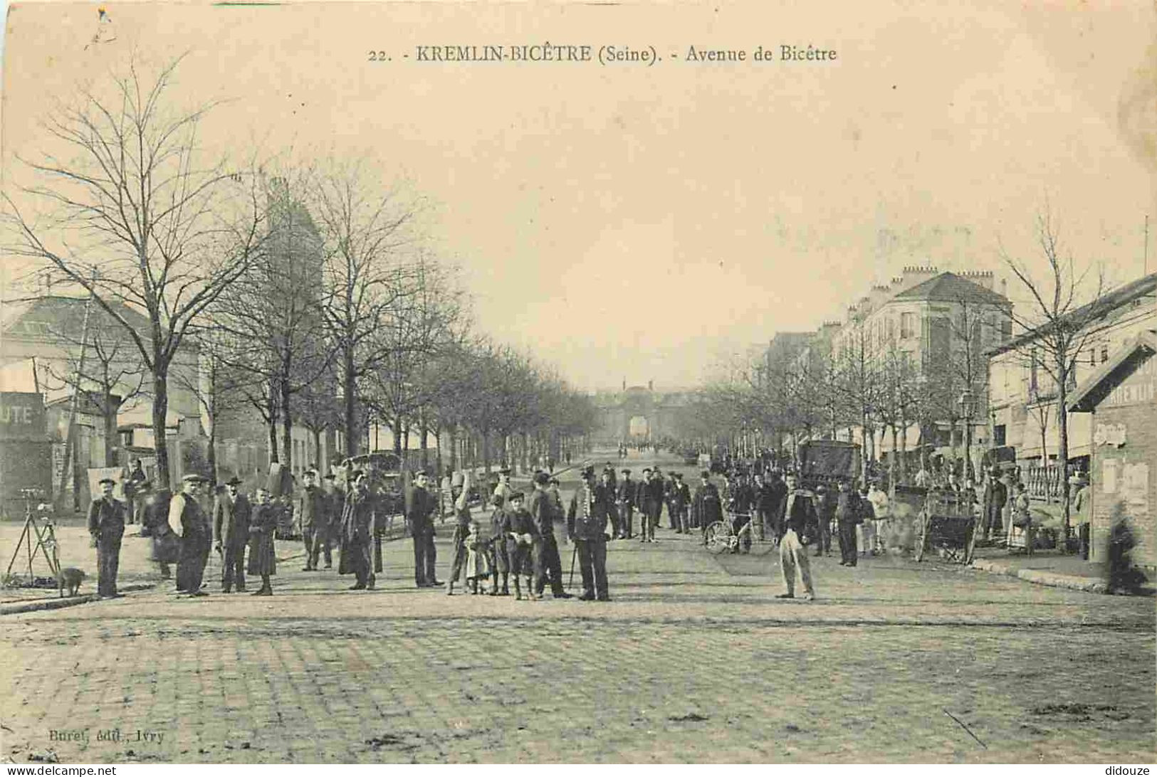 Carte Postale Ancienne - 94 - Kremlin-bicêtre - Avenue de bicêtre - Animée - CPA - Oblitération de 1915 - Voir Scans Rec