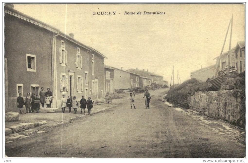 Carte Postale Ancienne de ECUREY-route de Damvillers
