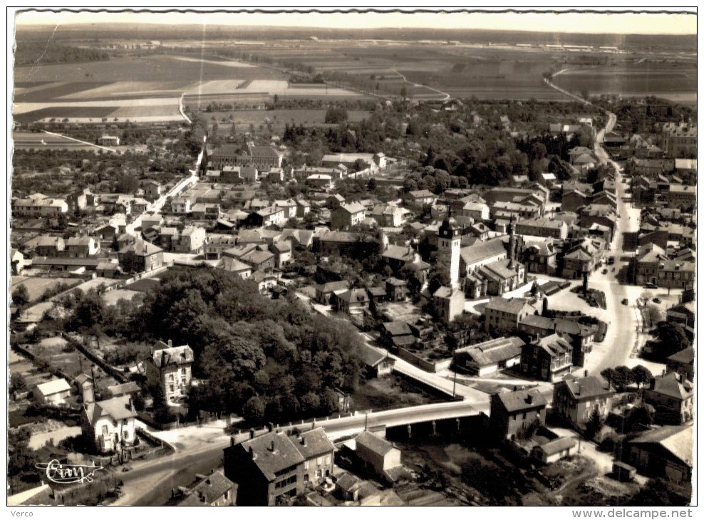 Carte Postale Ancienne de ETAIN -vue générale aérienne