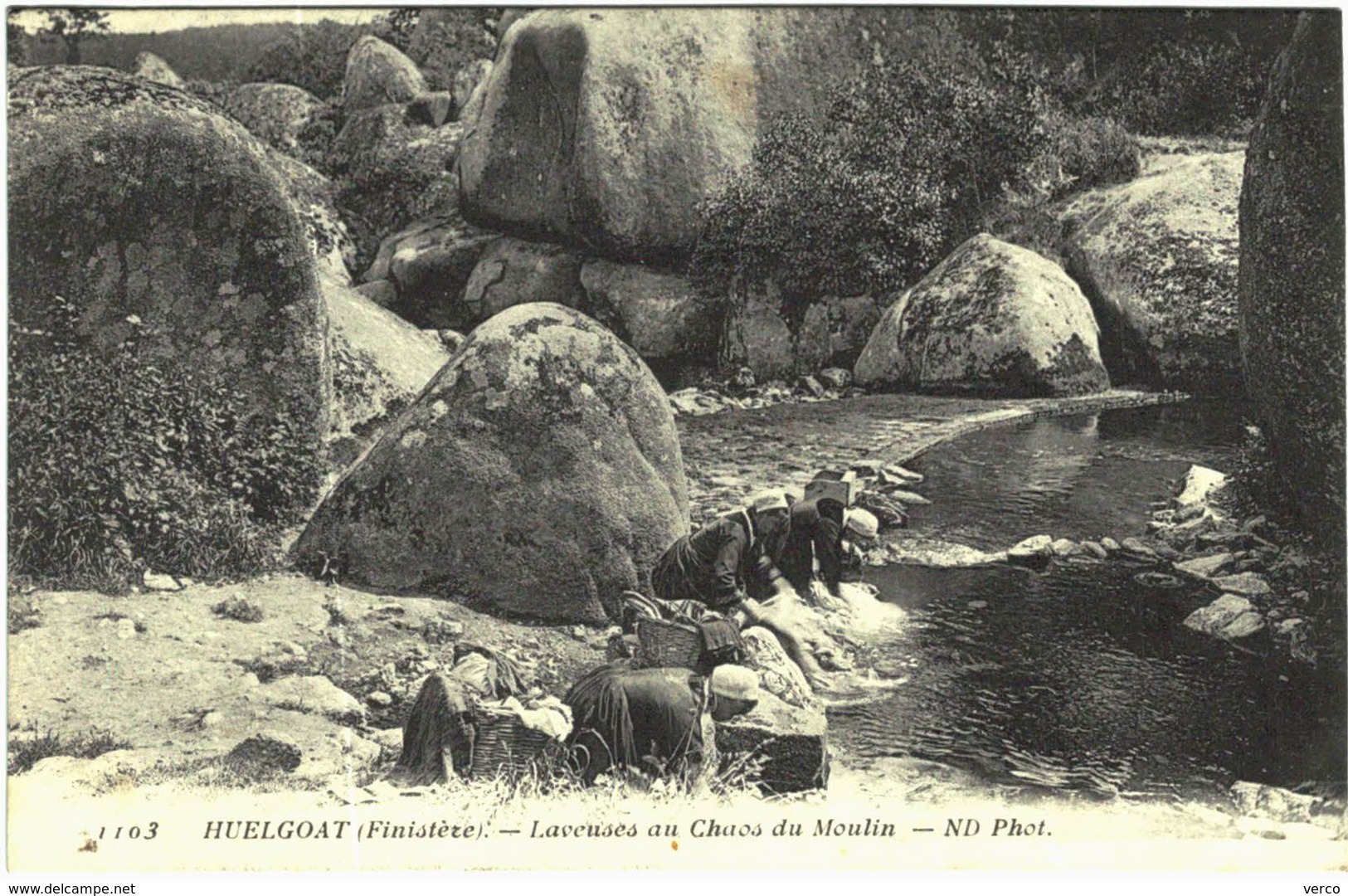 Carte Postale Ancienne de HUELGOAT-Laveuses au chaos du moulin