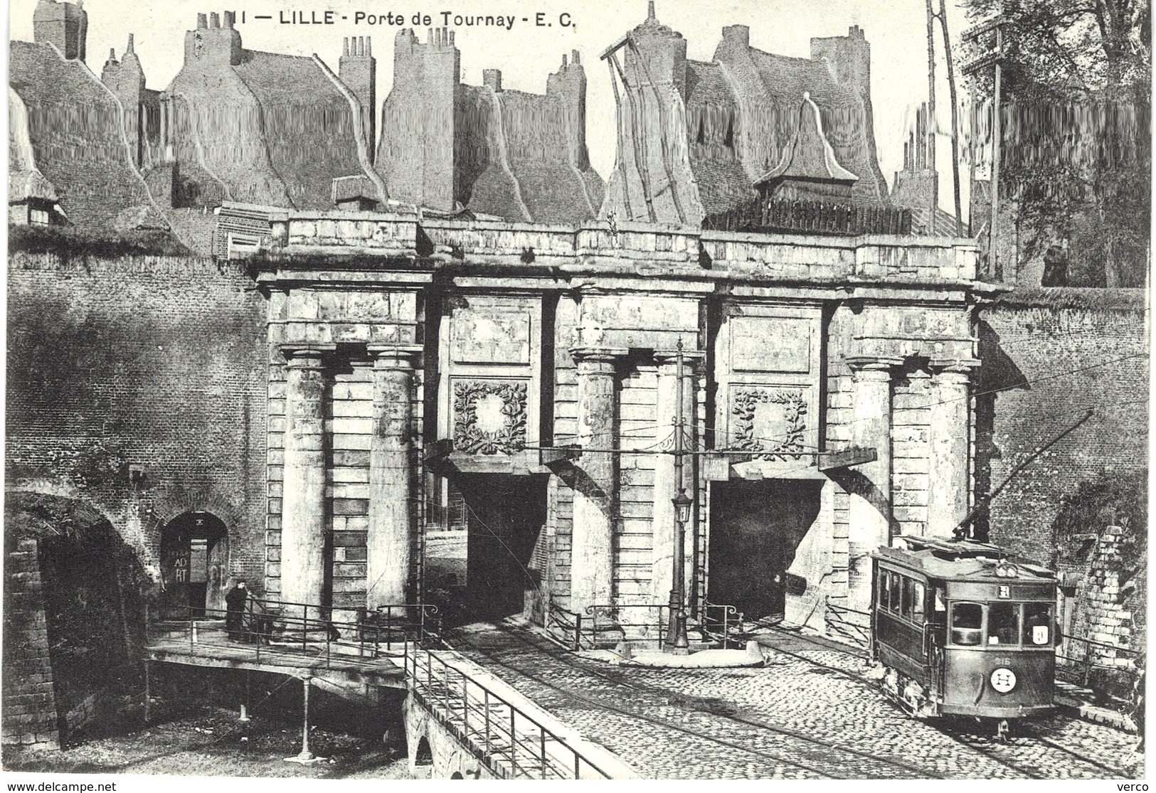 Carte Postale ancienne de  LILLE - Porte de Tournay