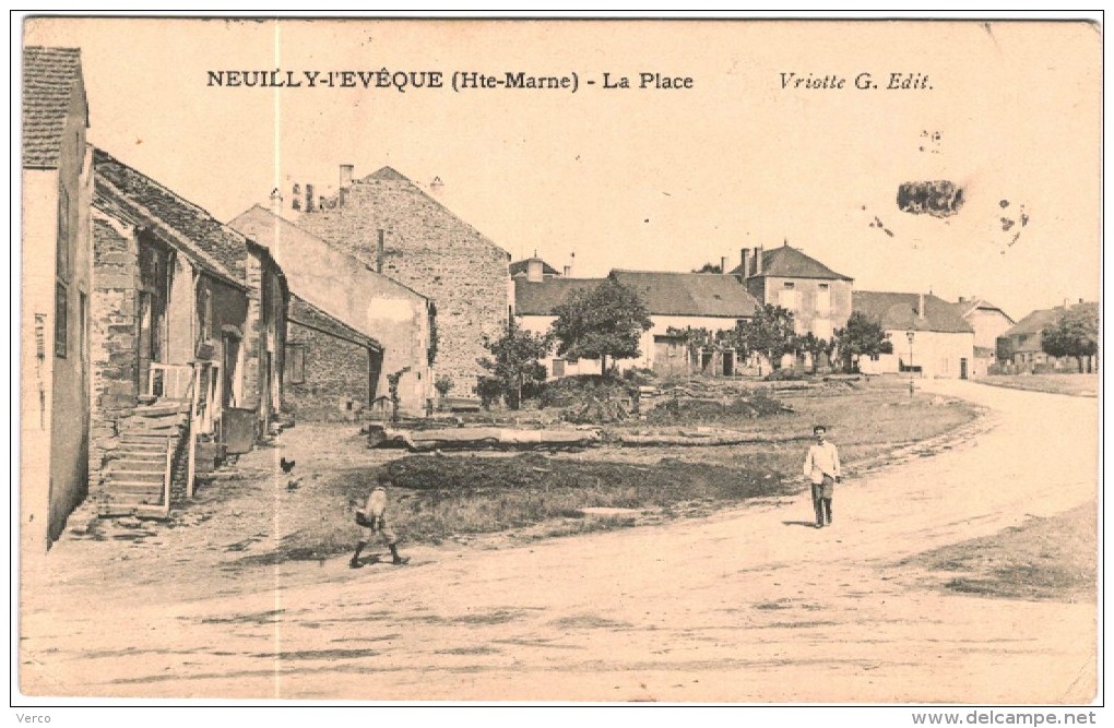 CARTE POSTALE ANCIENNE DE NEUILLY L´EVEQUE  -  LA PLACE