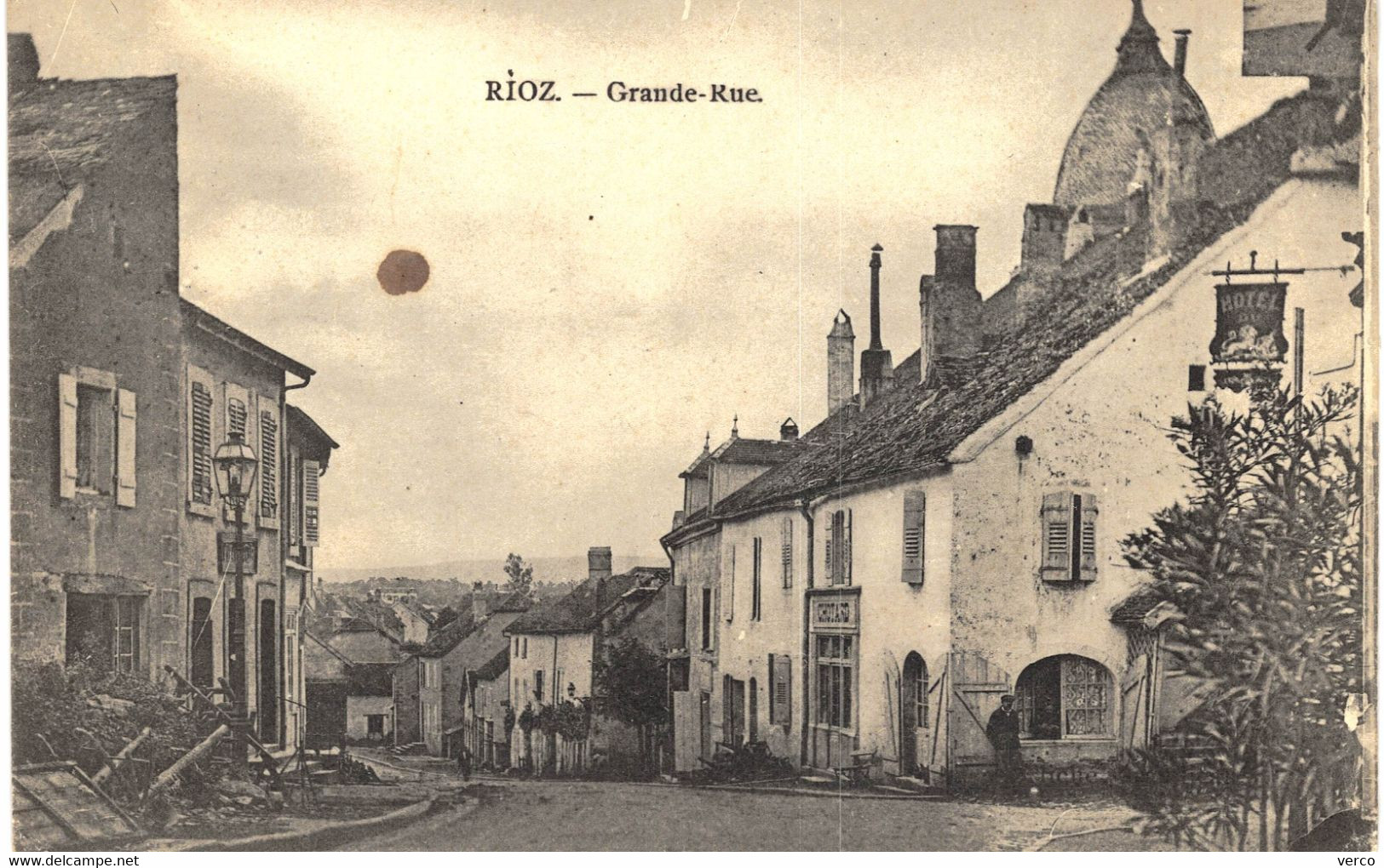 CARTE POSTALE  Ancienne de RIOZ - Gde Rue