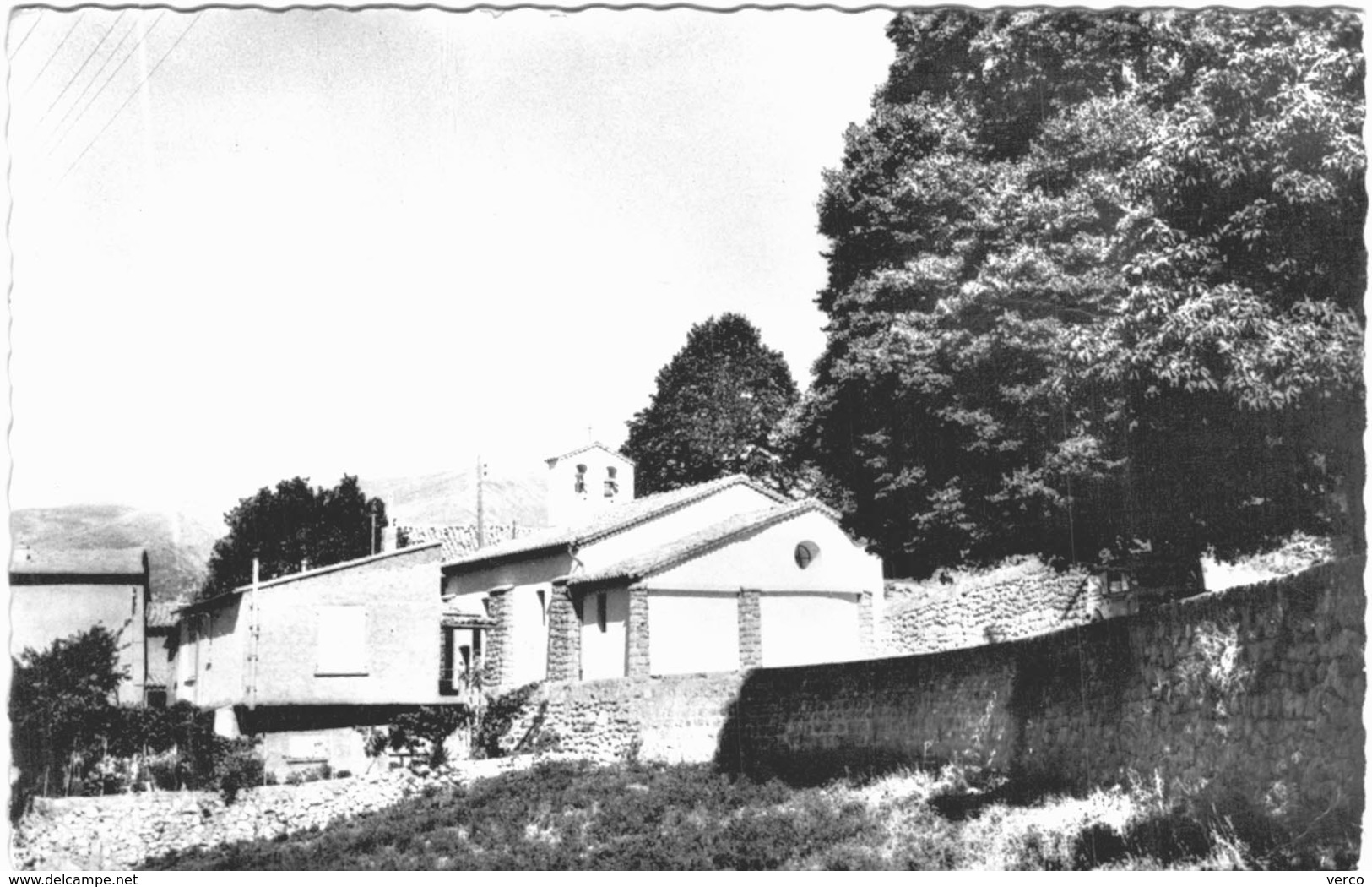 Carte Postale Ancienne de SAINT LEGER-La place de l'église