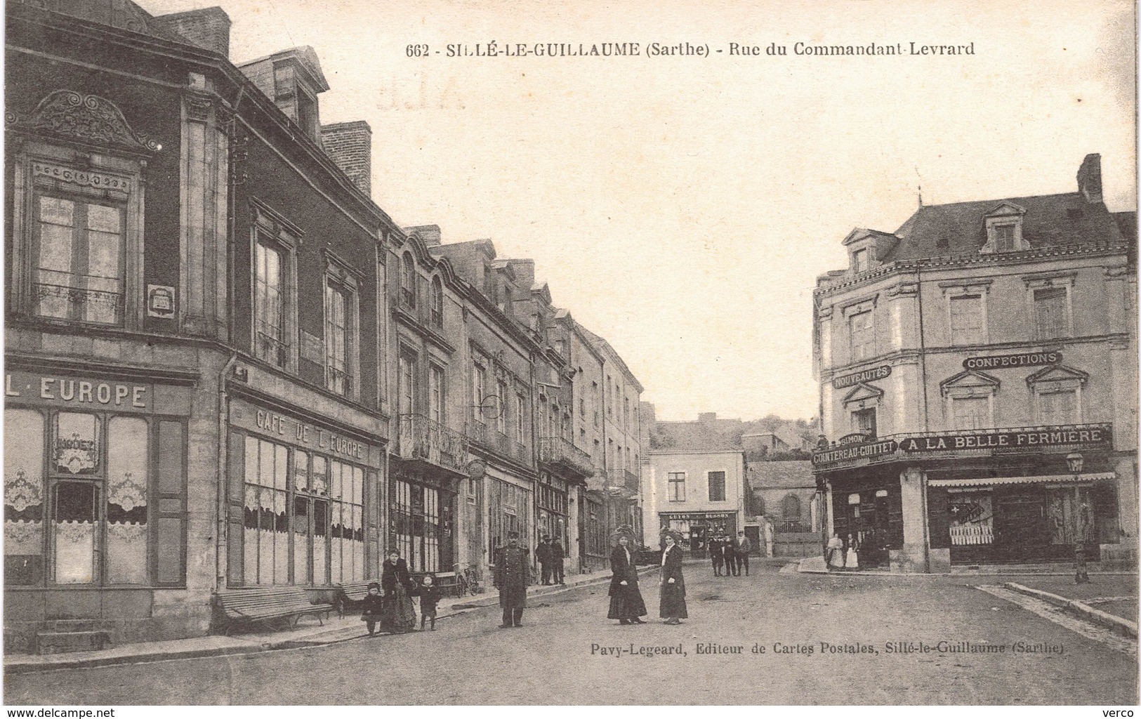 Carte Postale ancienne de  SILLE le GUILLAUME - Rue du Cdt Levrard