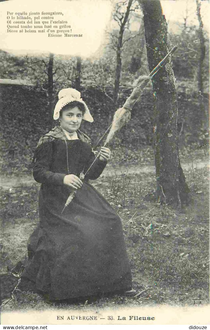 Carte Postale Ancienne - France - Auvergne - En Auvergne - La fileuse - Animée - Folklore Scènes et Types - CPA - Voir S