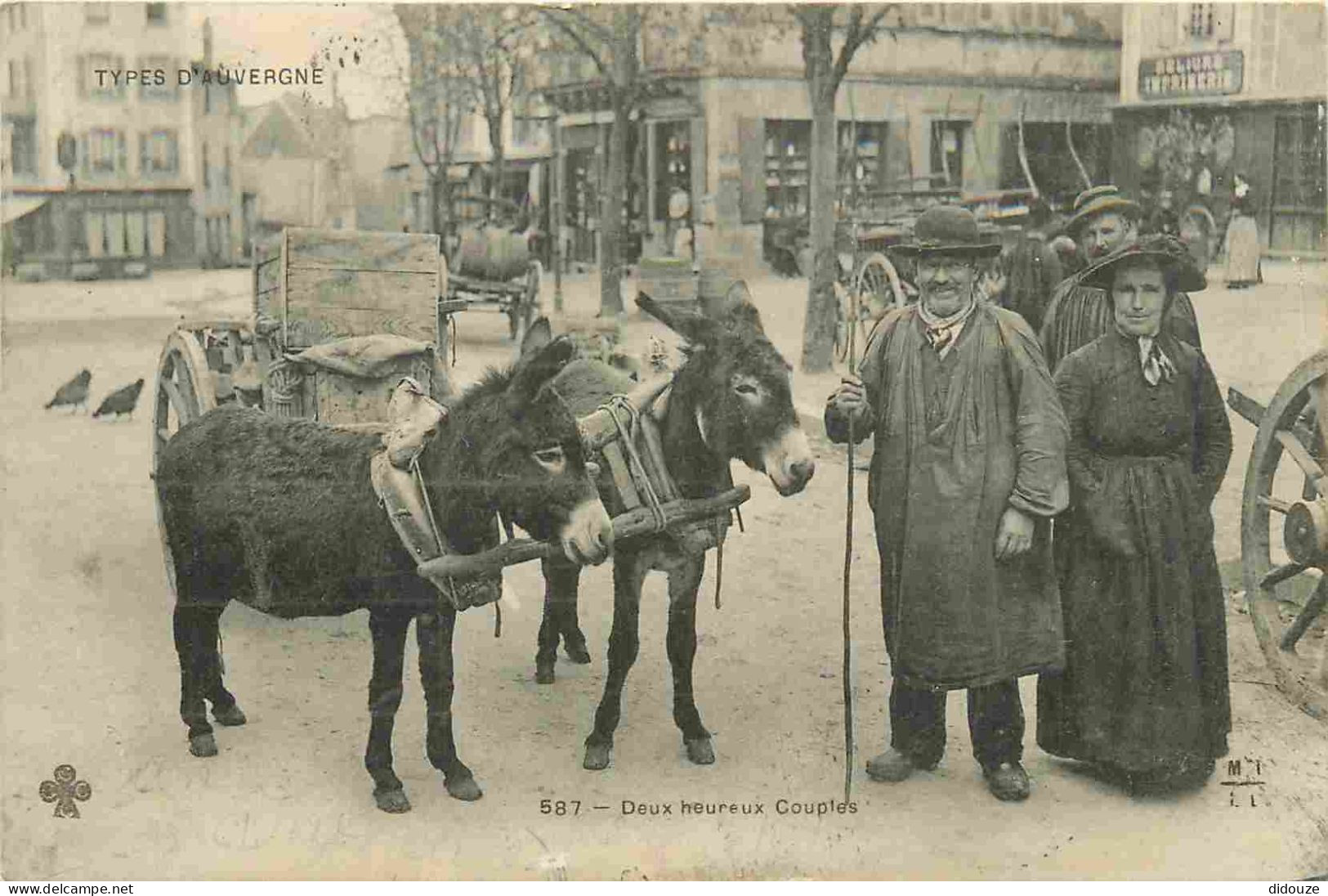 Carte Postale Ancienne - France - Auvergne - Types d'auvergne - Deux heureux couples - Animée - Anes - CPA - Oblitératio