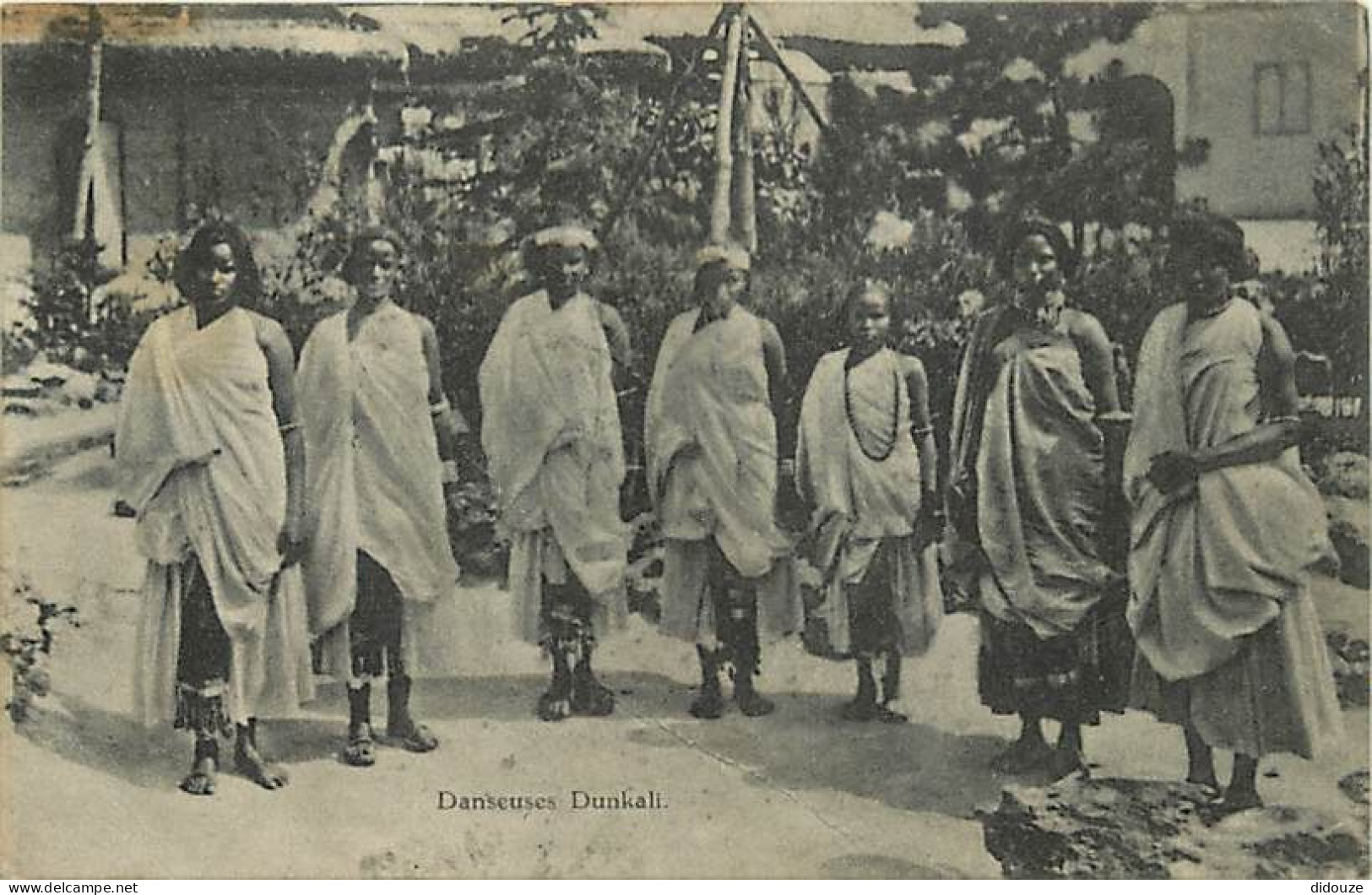 Carte Postale Ancienne - Pays - Somalie - Danseuses Dunkali - Animée - CPA - Etat froissures visibles - Voir Scans Recto