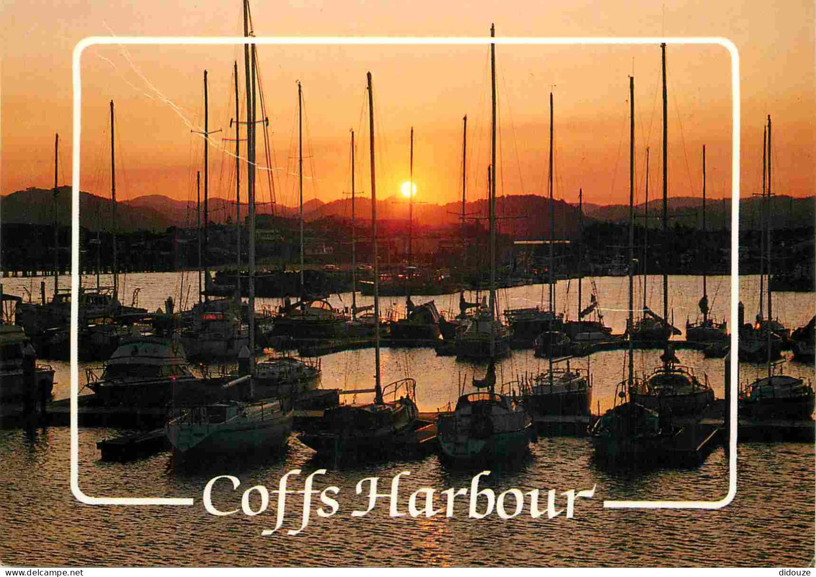 Carte Postale - Australie - Coffs Harbour - Sunset over the harbour - Bateaux - coucher de soleil - CPM - Voir Scans Rec