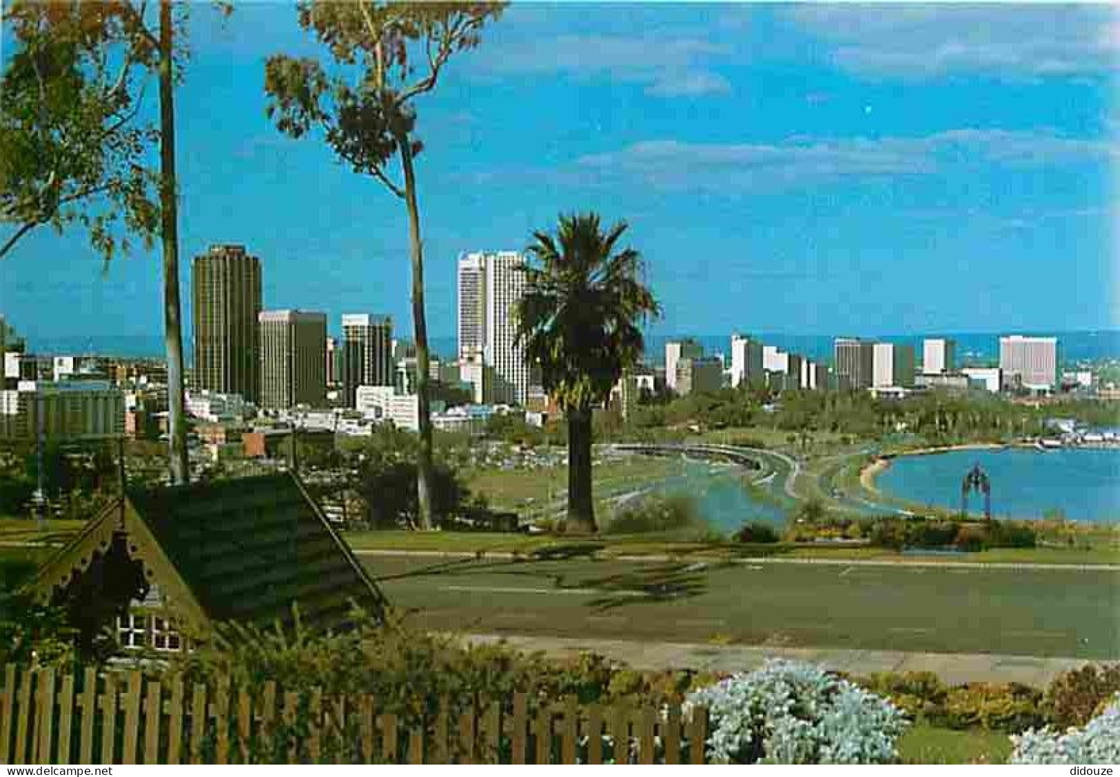 Carte Postale - Australie - Perth - Perth Skyline from floral Clock - King's Park - CPM - Voir Scans Recto-Verso - Posca