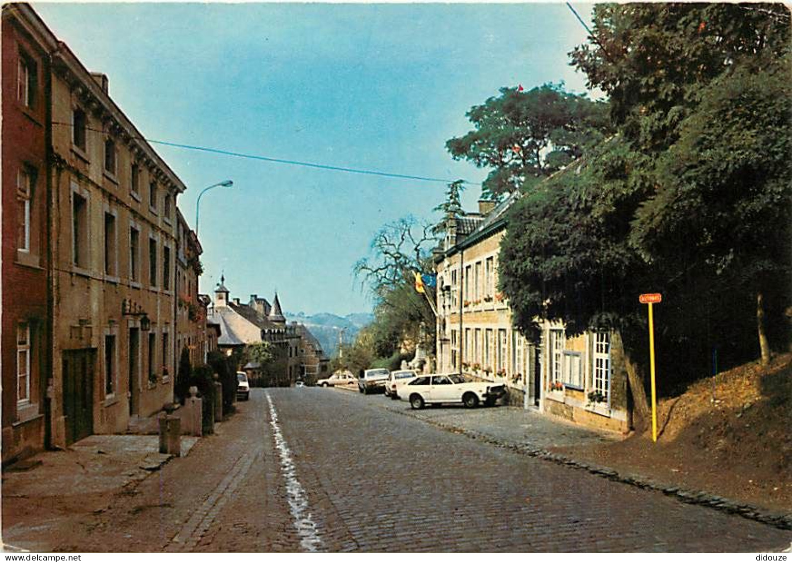 Carte Postale - Belgique - Dalhem - Ville haute et Hôtel de Ville - Automobiles - CPM - Voir Scans Recto-Verso - Poscard