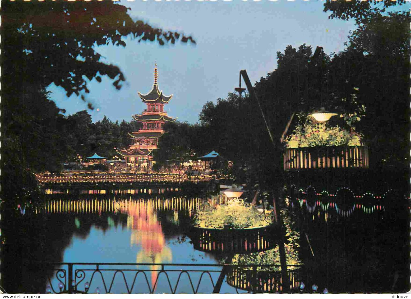 Carte Postale - Danemark - København - Tivoli ved nat - tivoli by night tivoli bei nacht - Region Hovedstaden - CPM - Vo