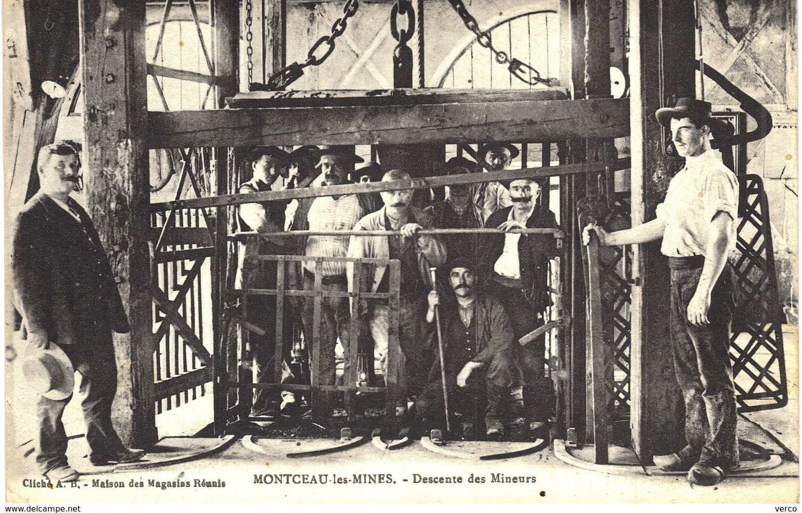 Carte Postale de MONTCEAU les MINES - Descente de mineurs