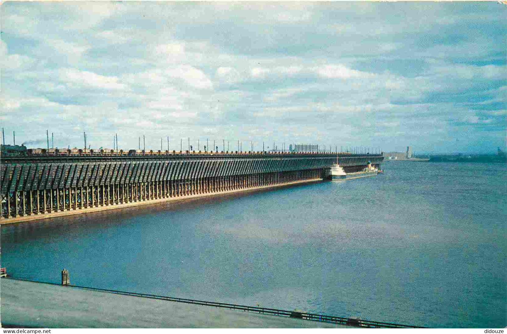 Carte Postale - Etats-Unis - Duluth - View of the benson ford and the missabe ore dock the ford is loaded with ore and i