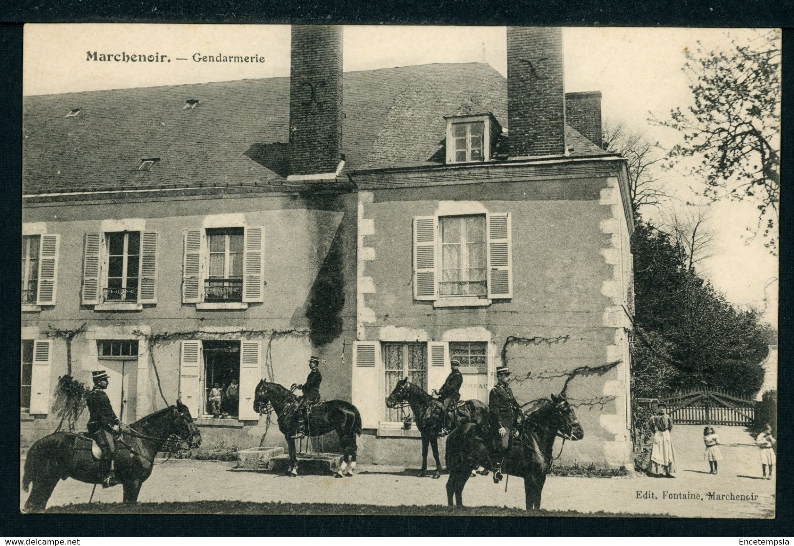 Carte Postale - France - Marchenoir - Gendarmerie (CP27054)