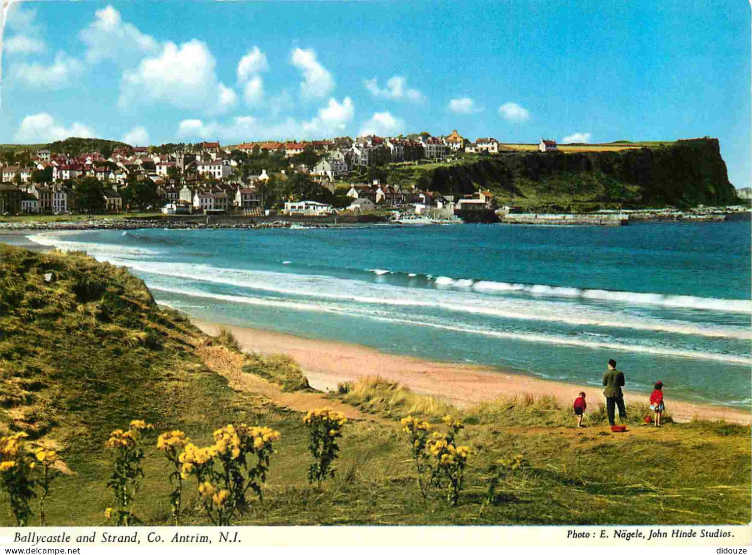 Carte Postale - Irlande du Nord - Antrim - Ballycastle and Strand - Northern Ireland - Irlanda del Norte - CPM - Voir Sc