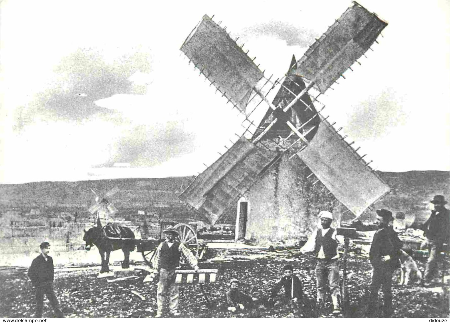 Carte Postale - Reproduction CPA - 13 Fontvieille - Sur les collines de Fontvieille - Le Moulin en activité vers 1880 -