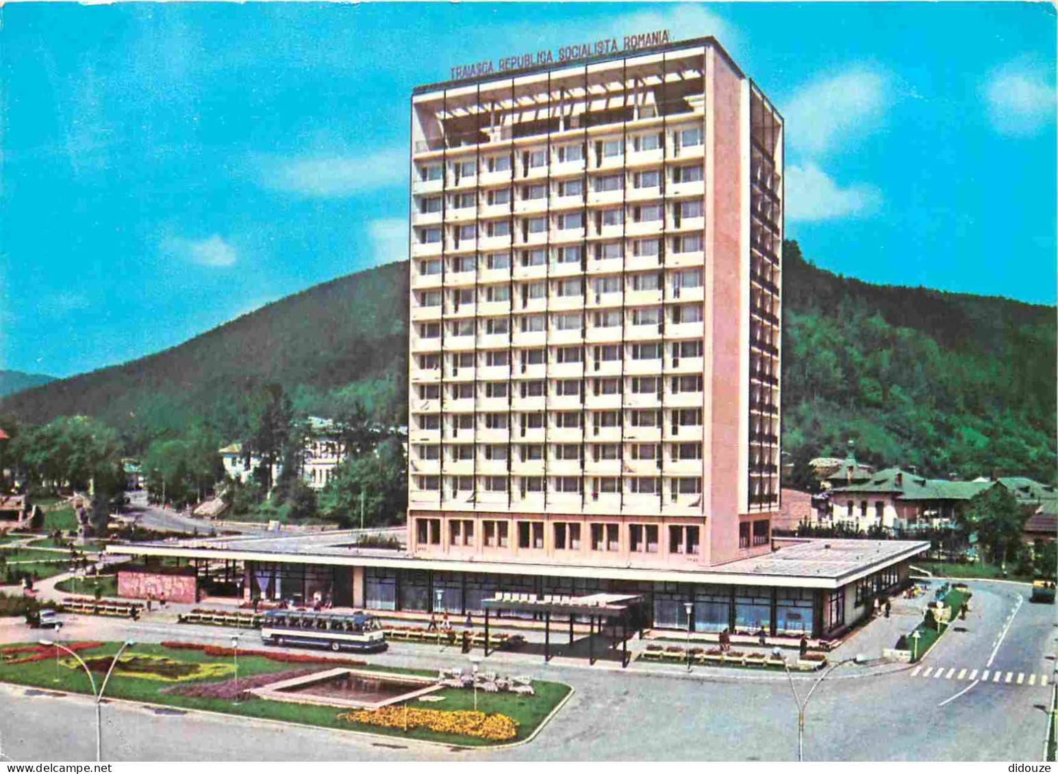 Carte Postale - Roumanie - Piatra Neamt - Hotel Ceahlau - immeubles - architecture - Romania - Rumania - CPM - Voir Scan