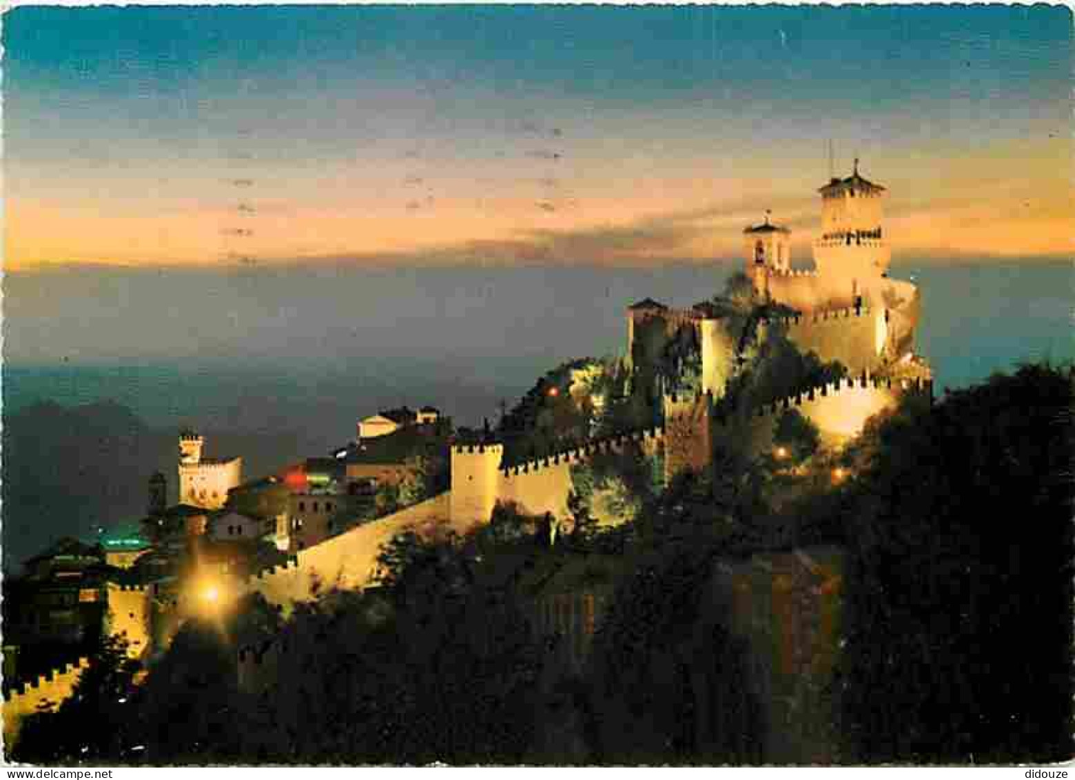 Carte Postale - Saint Marin - Première Tour la Nuit - CPM - Voir Scans Recto-Verso - Poscard - Carta Postal -  Postkarte
