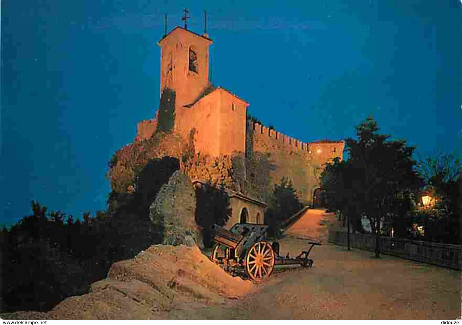 Carte Postale - Saint Marin - Première Tour la Nuit - CPM - Voir Scans Recto-Verso - Poscard - Carta Postal -  Postkarte
