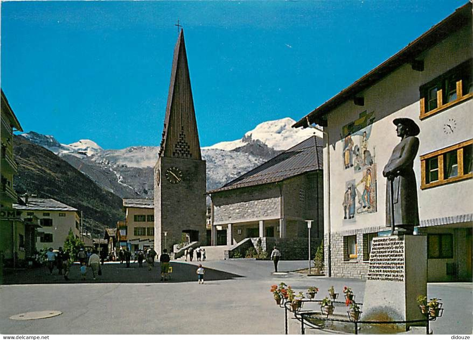 Carte Postale - Suisse - VS Valais - Saas Fee - mit Allalinhorn, Feegletscher und Alphubel - Eglise - Statue - CPM - Car