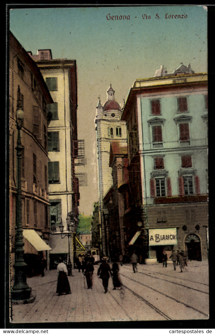 Cartolina Genova, Via S. Lorenzo con persone che passeggiano
