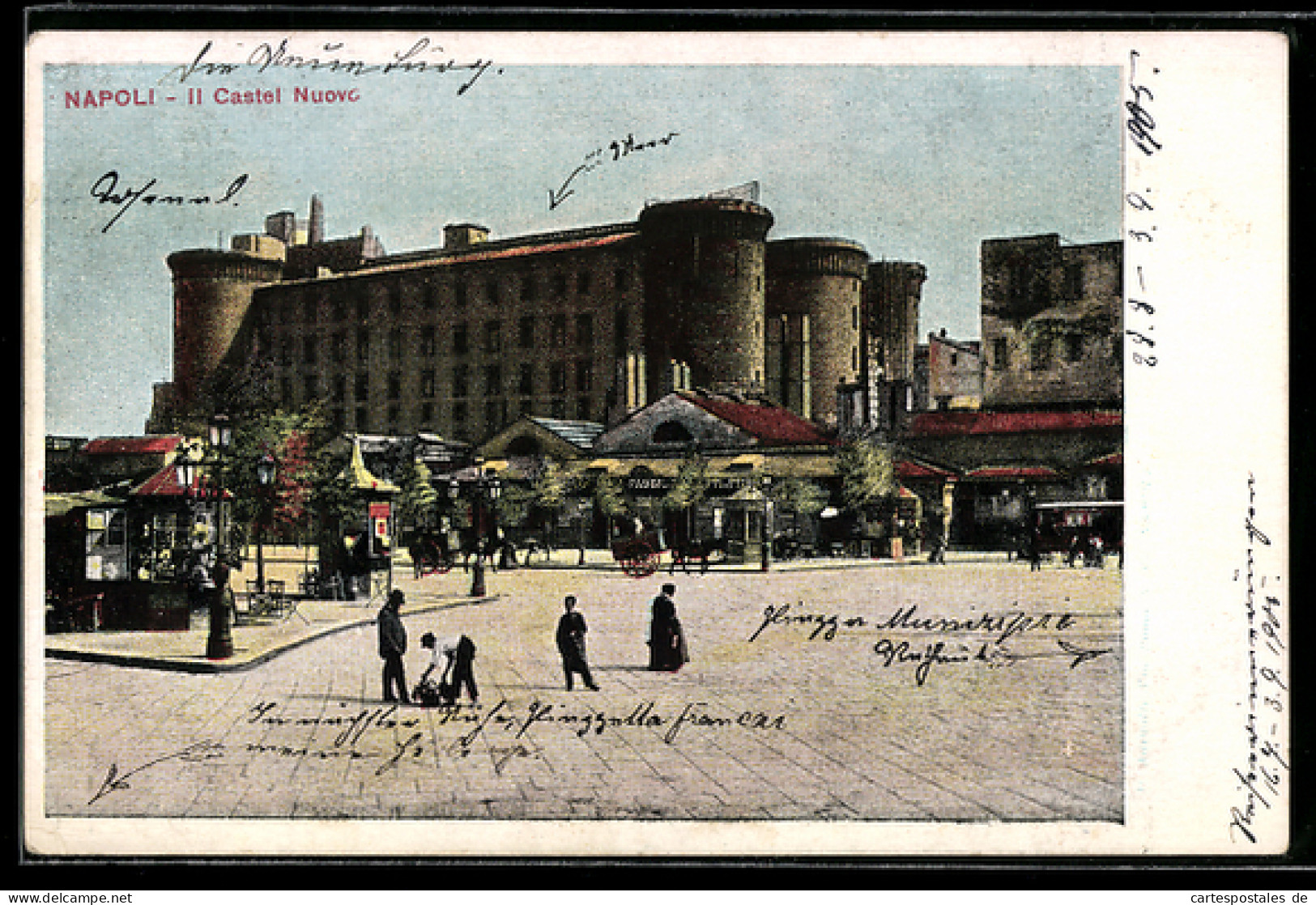 Cartolina Napoli, Il Castel Nuovo con persone in piazza