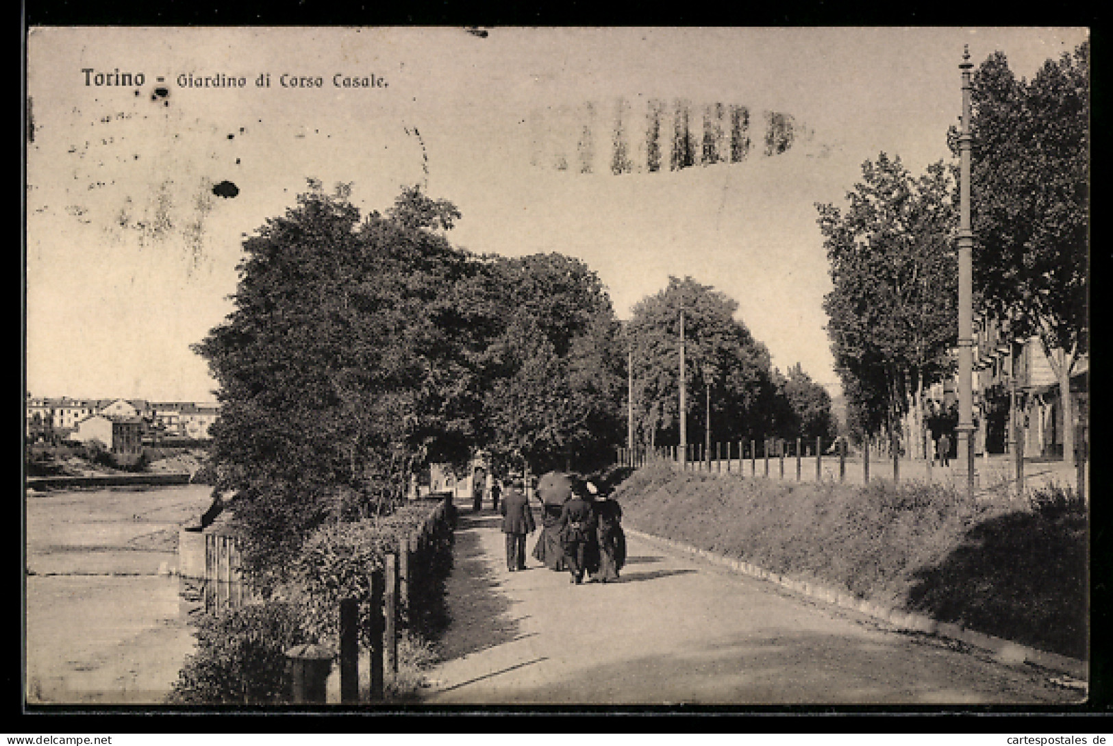 Cartolina Torino, Giardino di Corso Casale con persone a passeggio