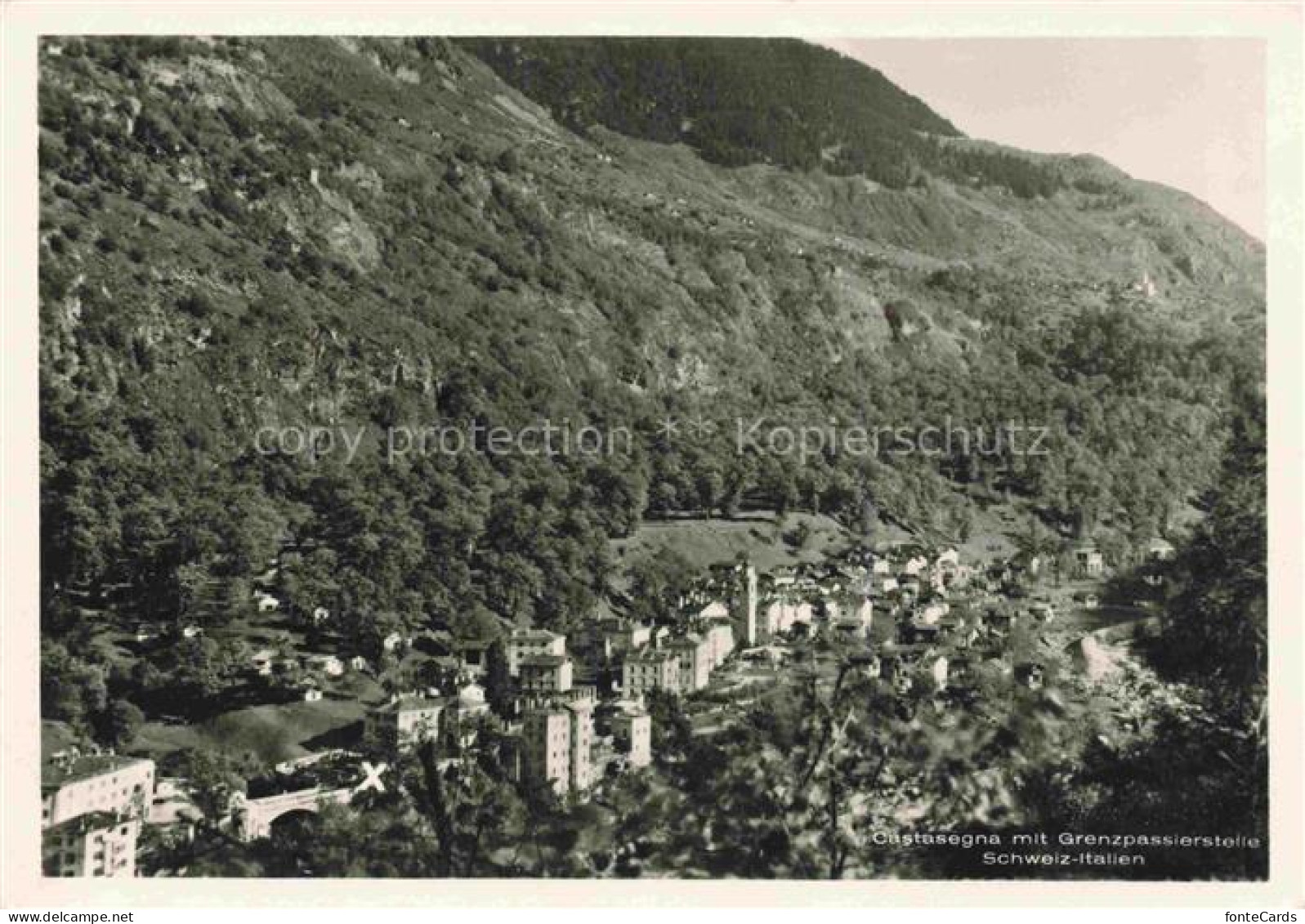 Castasegna GR Panorama mit Grenzpassierstelle Schweiz - Italien