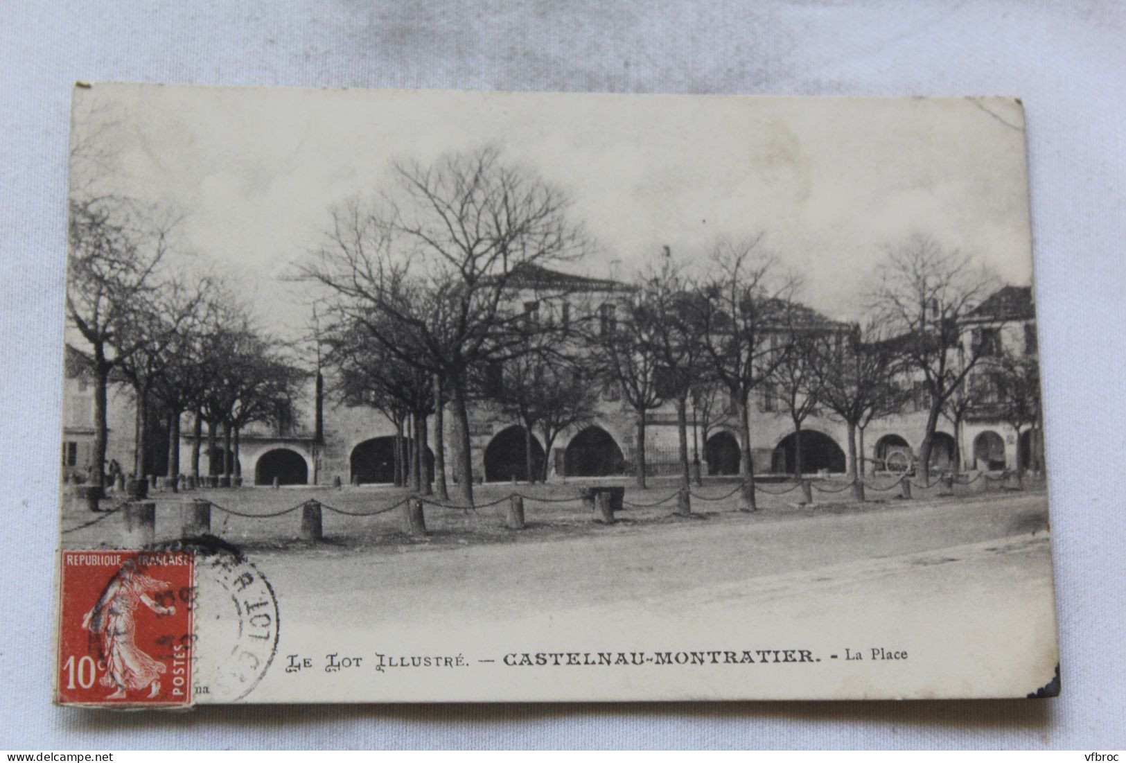 Castelnau Montratier, la place, Lot 46