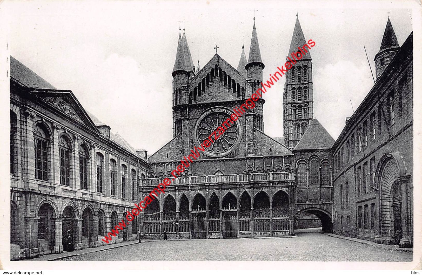 Cathédrale - Place de l'Evêché - Doornik