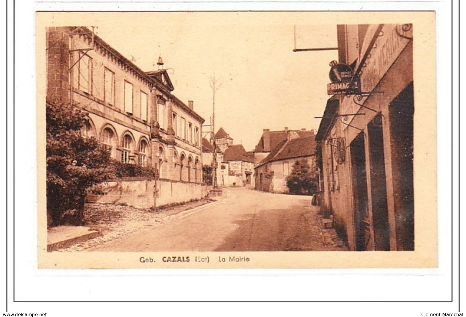 CAZALS : la mairie - tres bon état