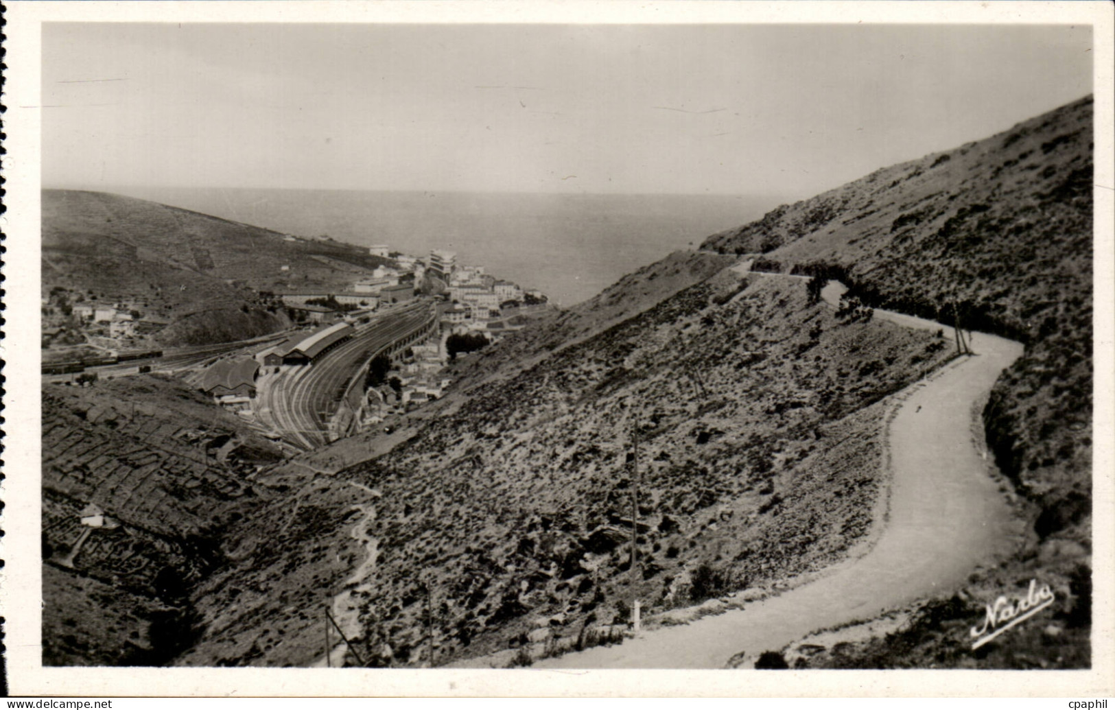 Cerbere - La Route d'Espagne et Vue Generale sur la Ville - CPA