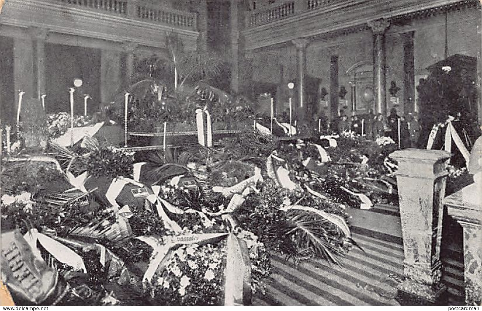 Česká rep. - PRAHA - Rakve popravenych mucedniku v Pantheone musea