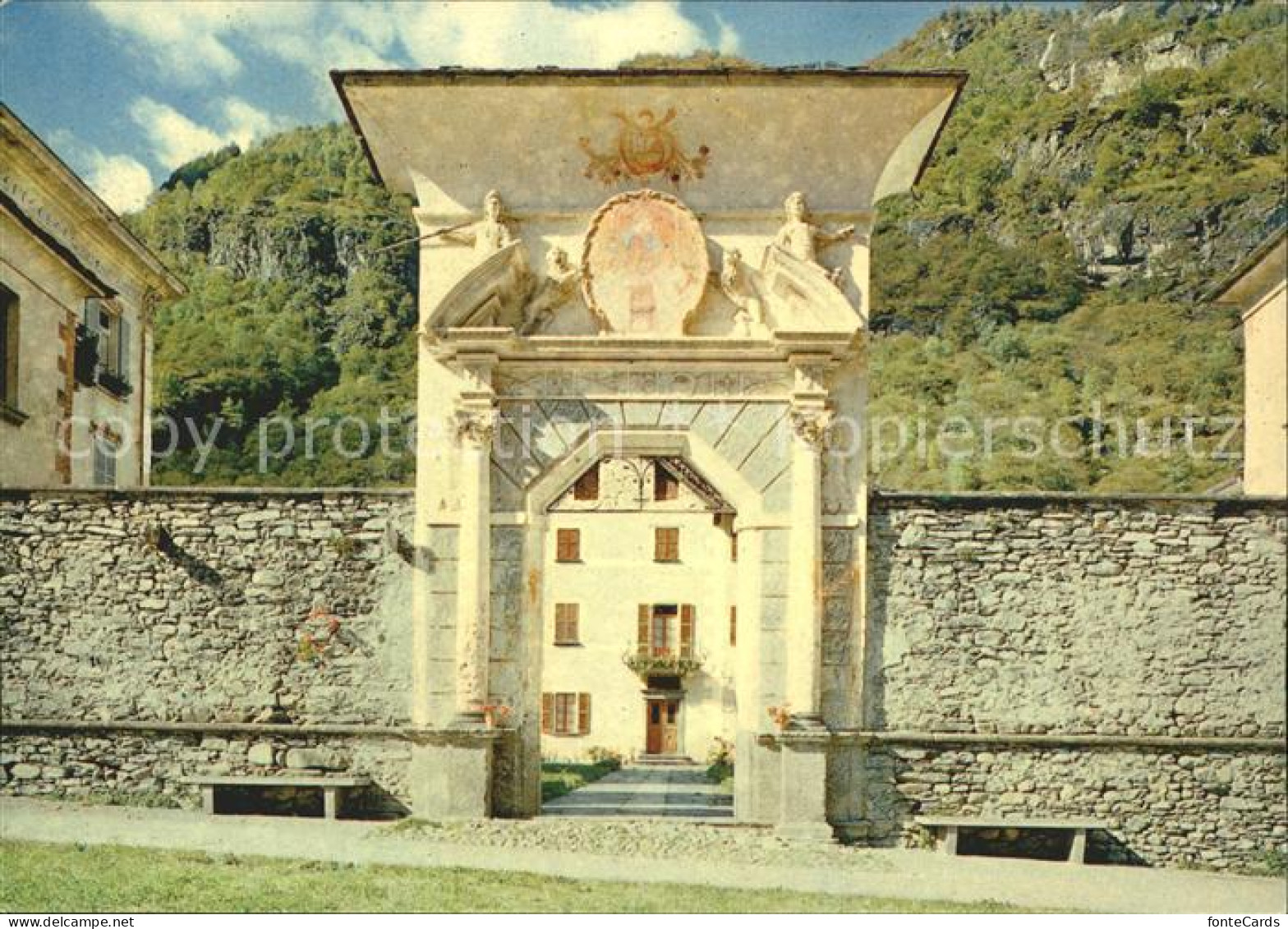 Cevio Portale vecchio casa patrizia