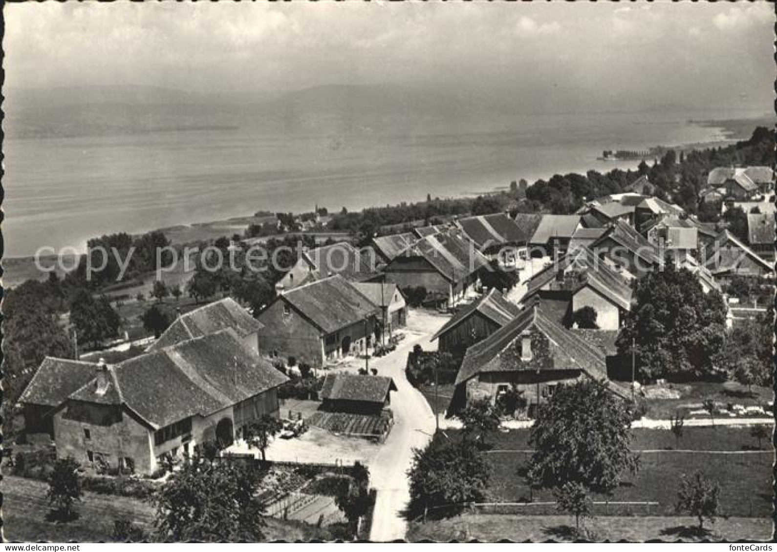 Chables Fliegeraufnahme Neuenburgersee