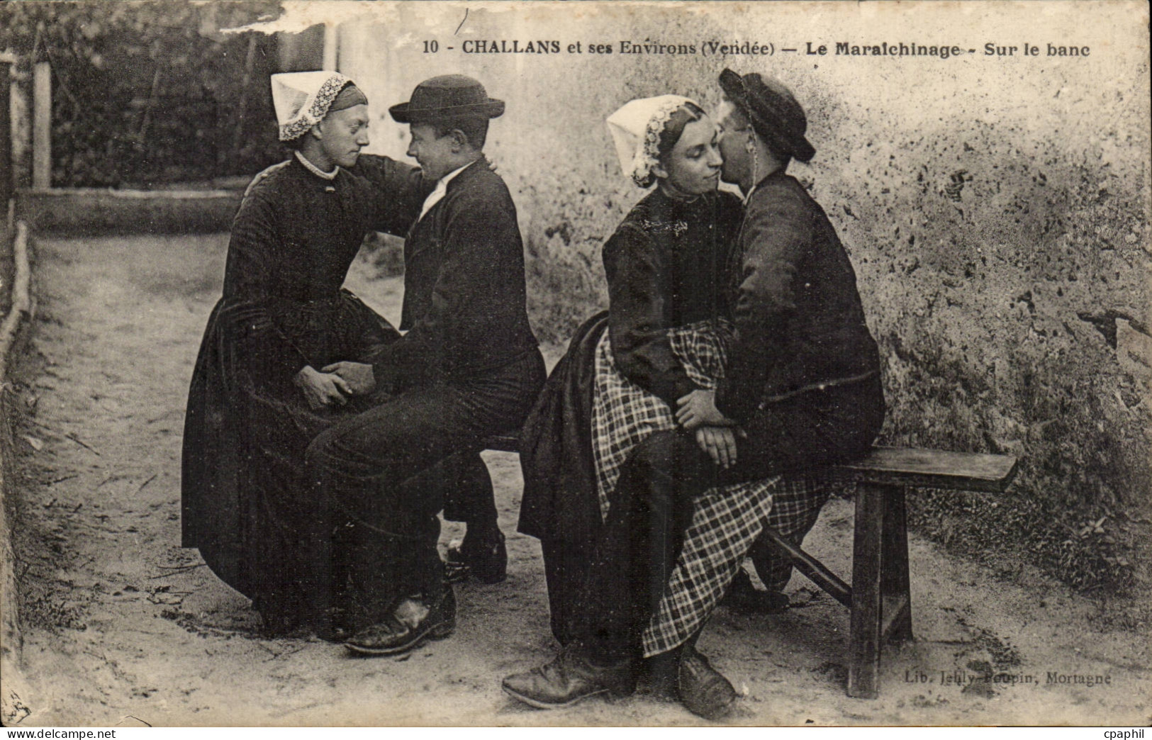 Challans et ses environs CPA La MAraichinage Sur le banc