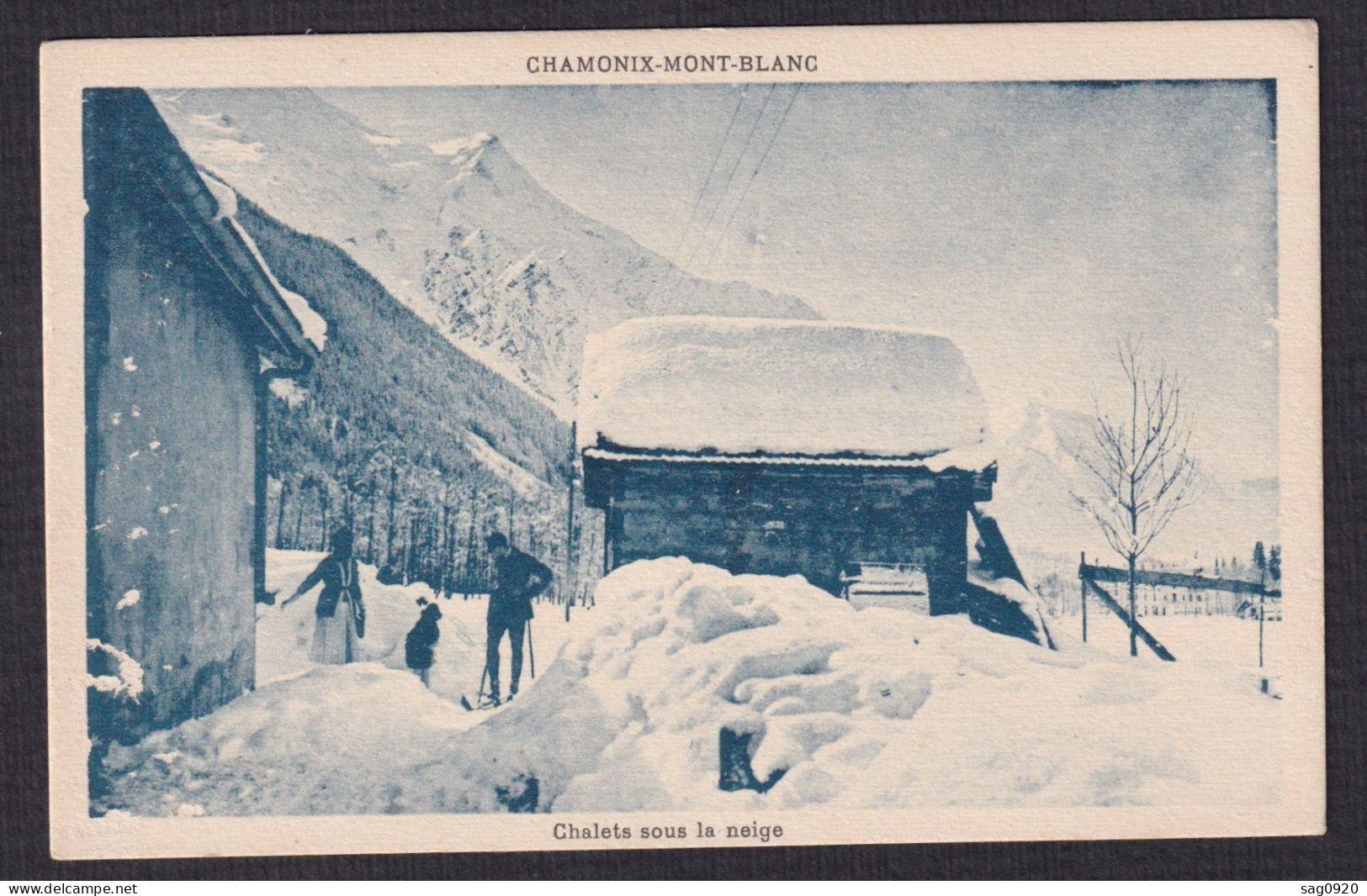 Chamonix Mont Blanc-Chalets sous la neige