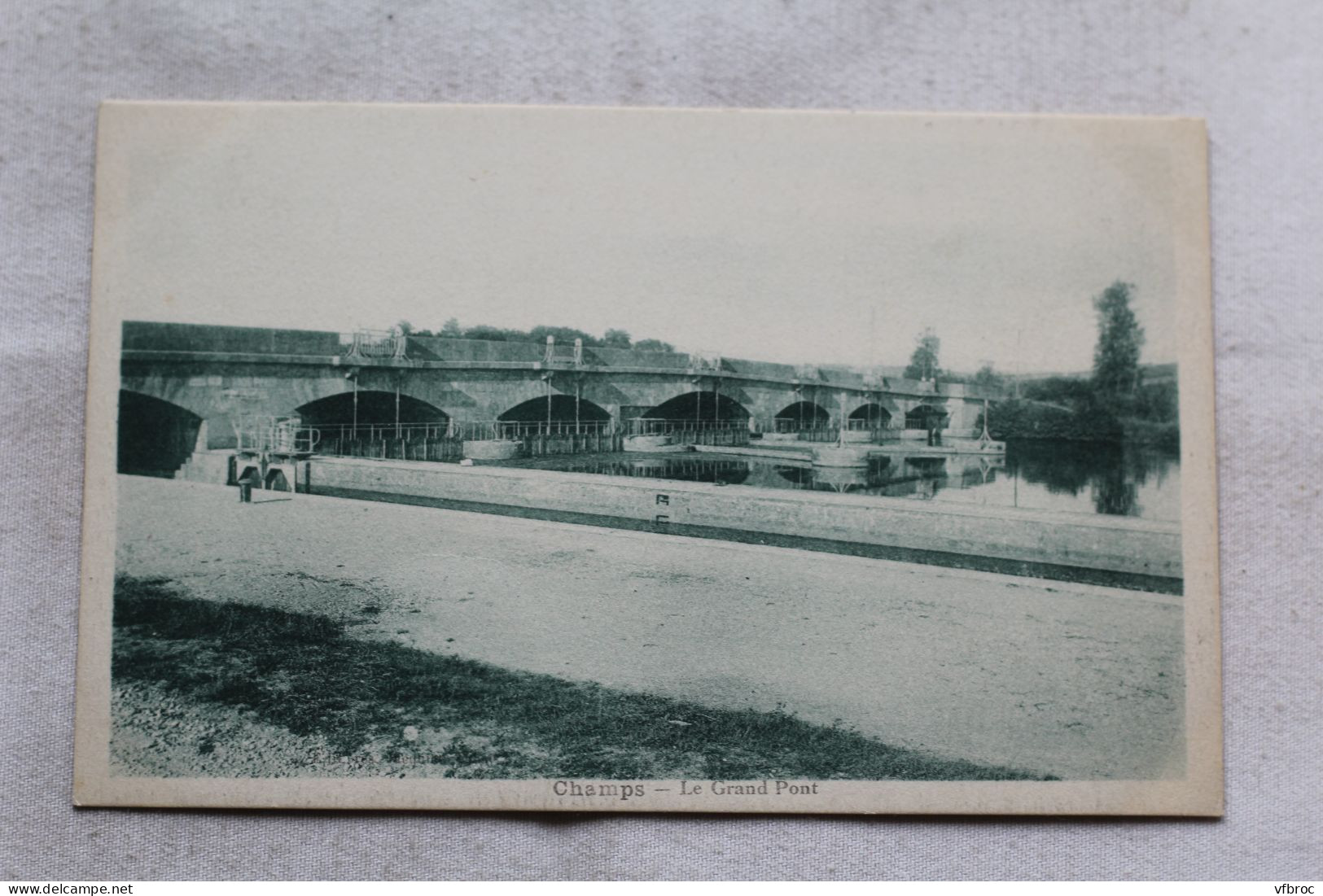 Champs, le grand pont, Yonne 89